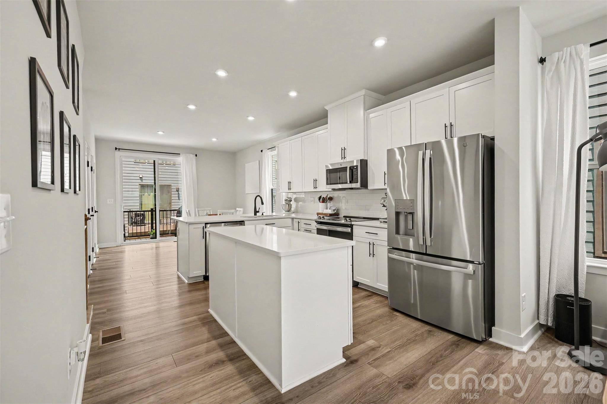 1018 Simcoe LN, Charlotte, NC 28217