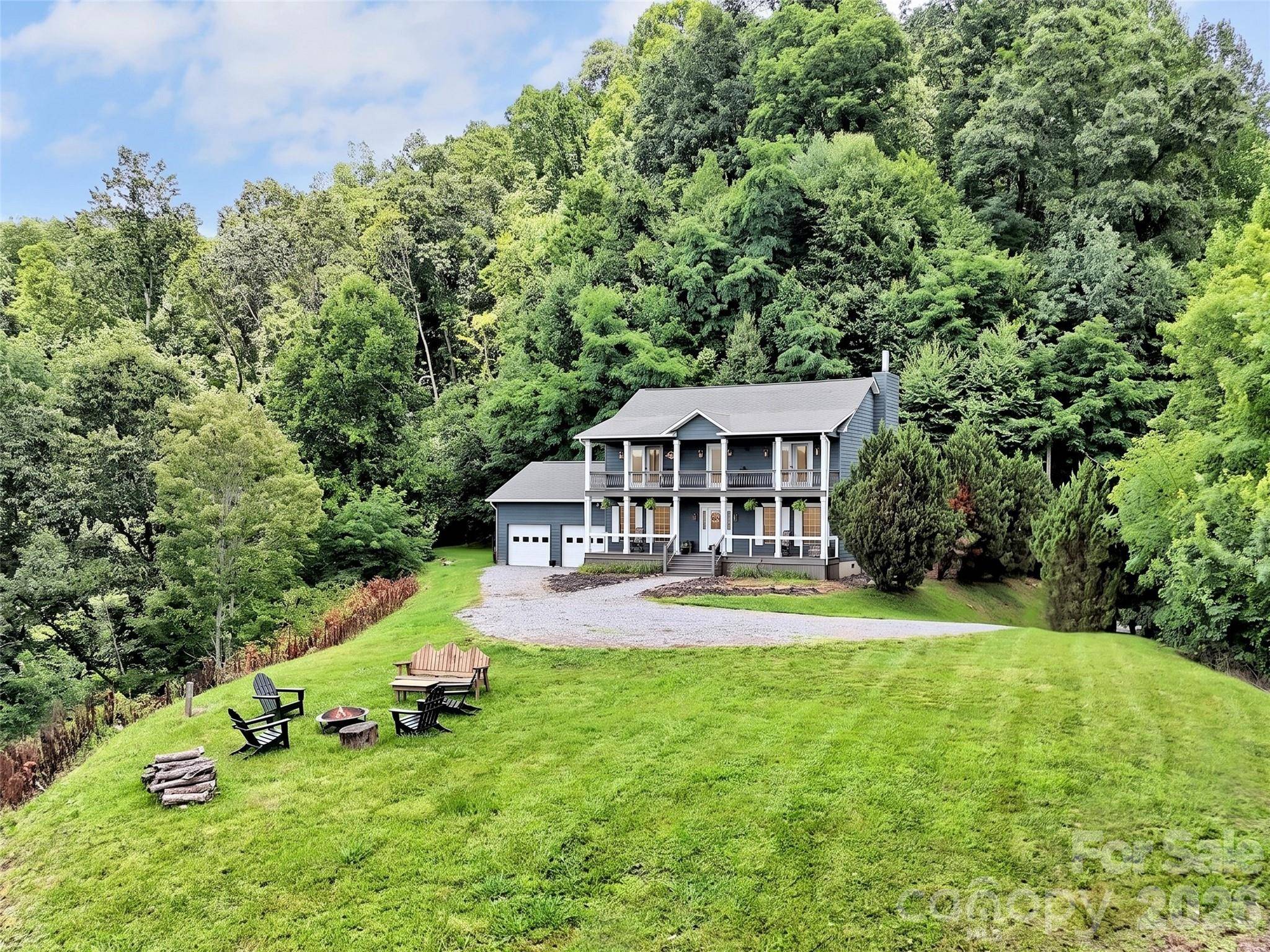 1231 Grandeur HTS, Clyde, NC 28721