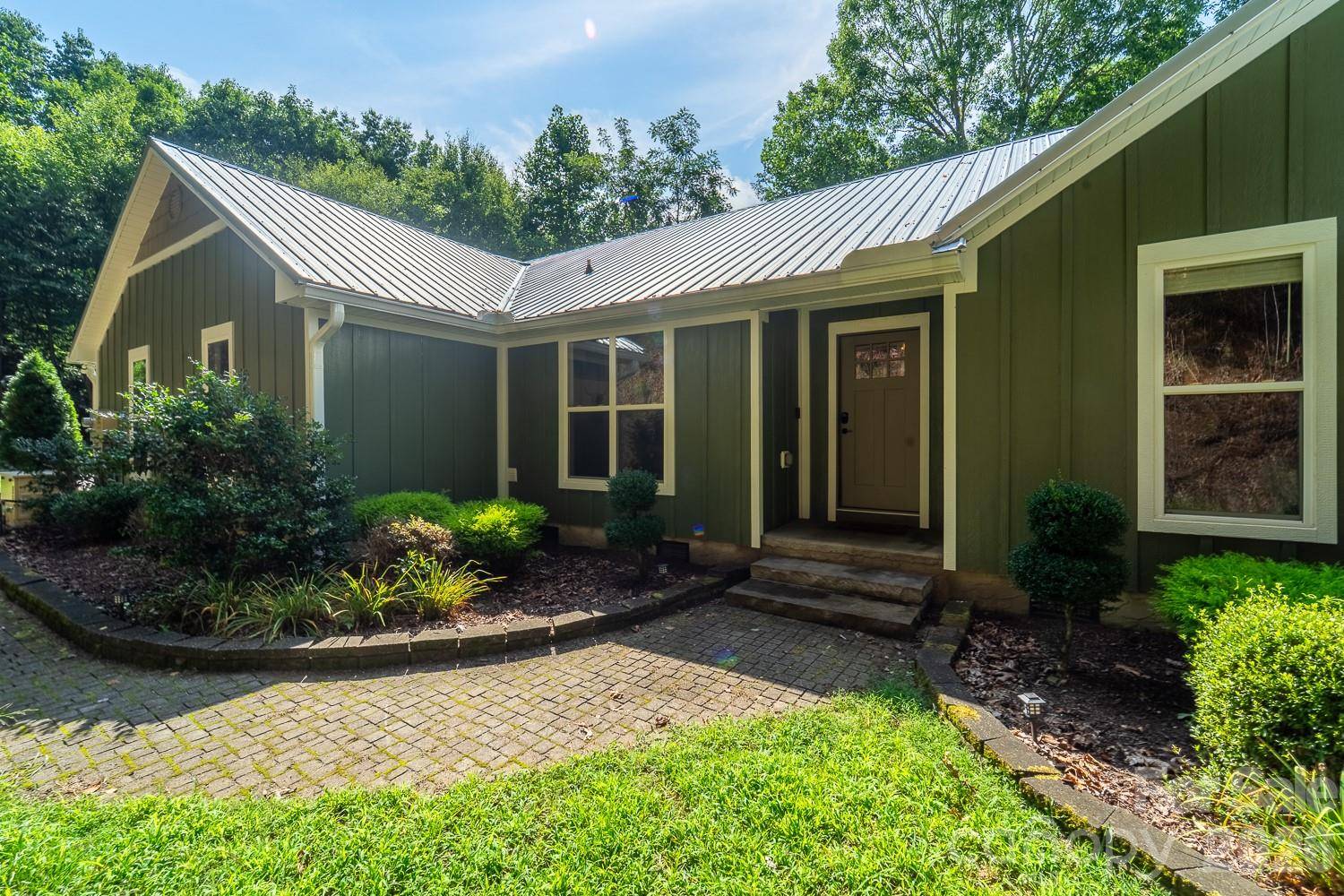 544 Stonehaven DR, Cullowhee, NC 28723