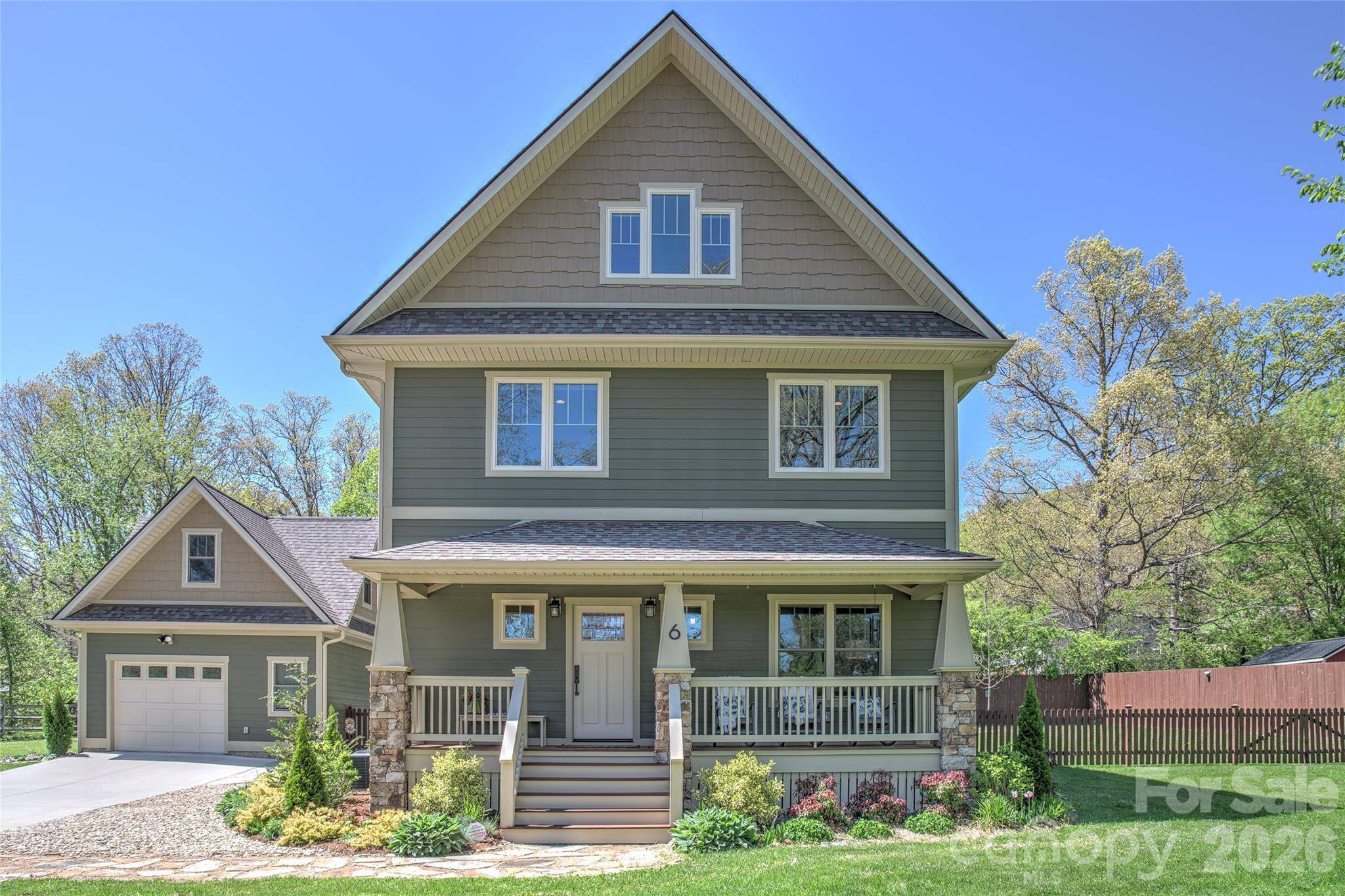 6 Hamlet ST, Black Mountain, NC 28711