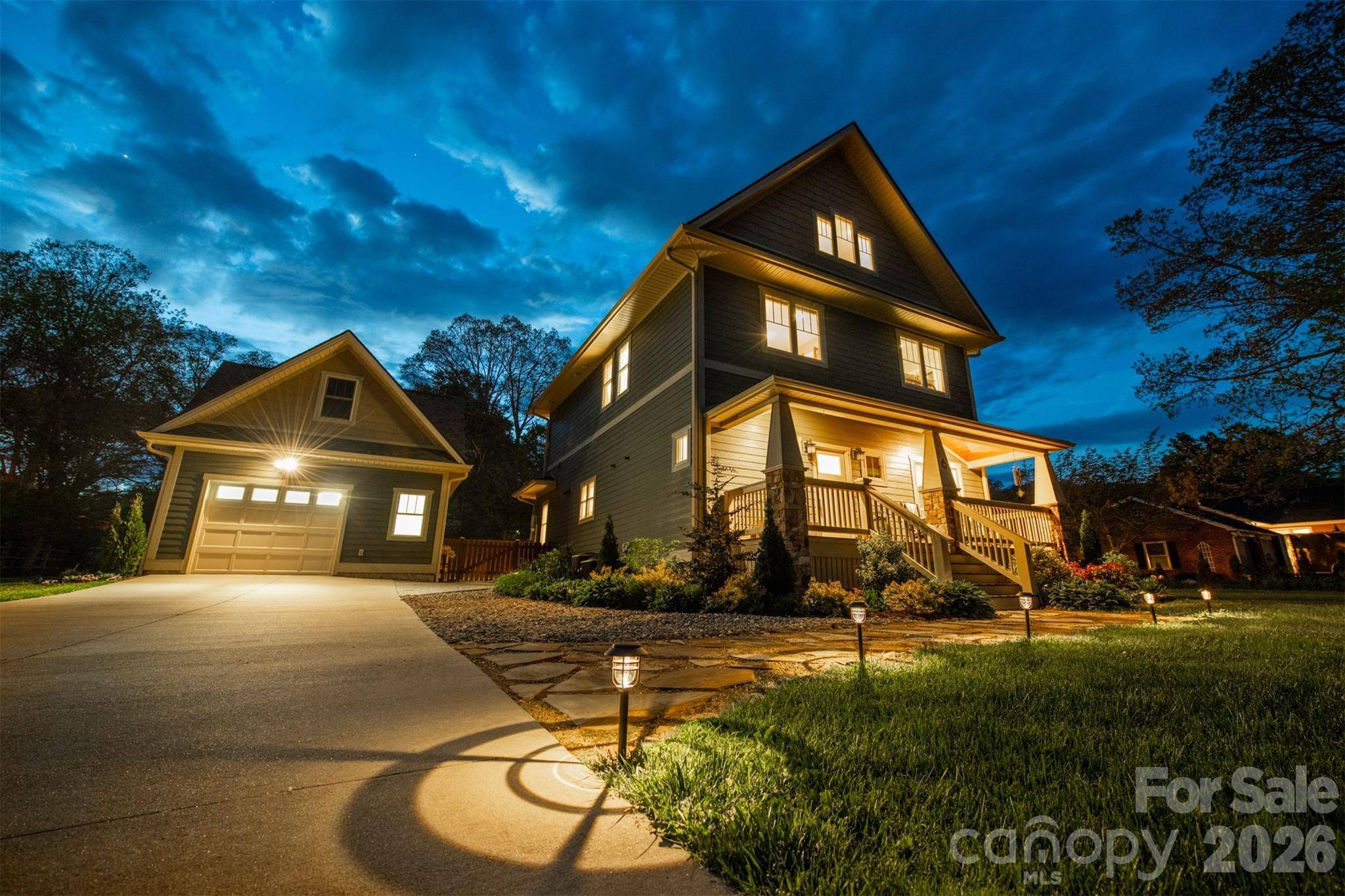 6 Hamlet ST, Black Mountain, NC 28711