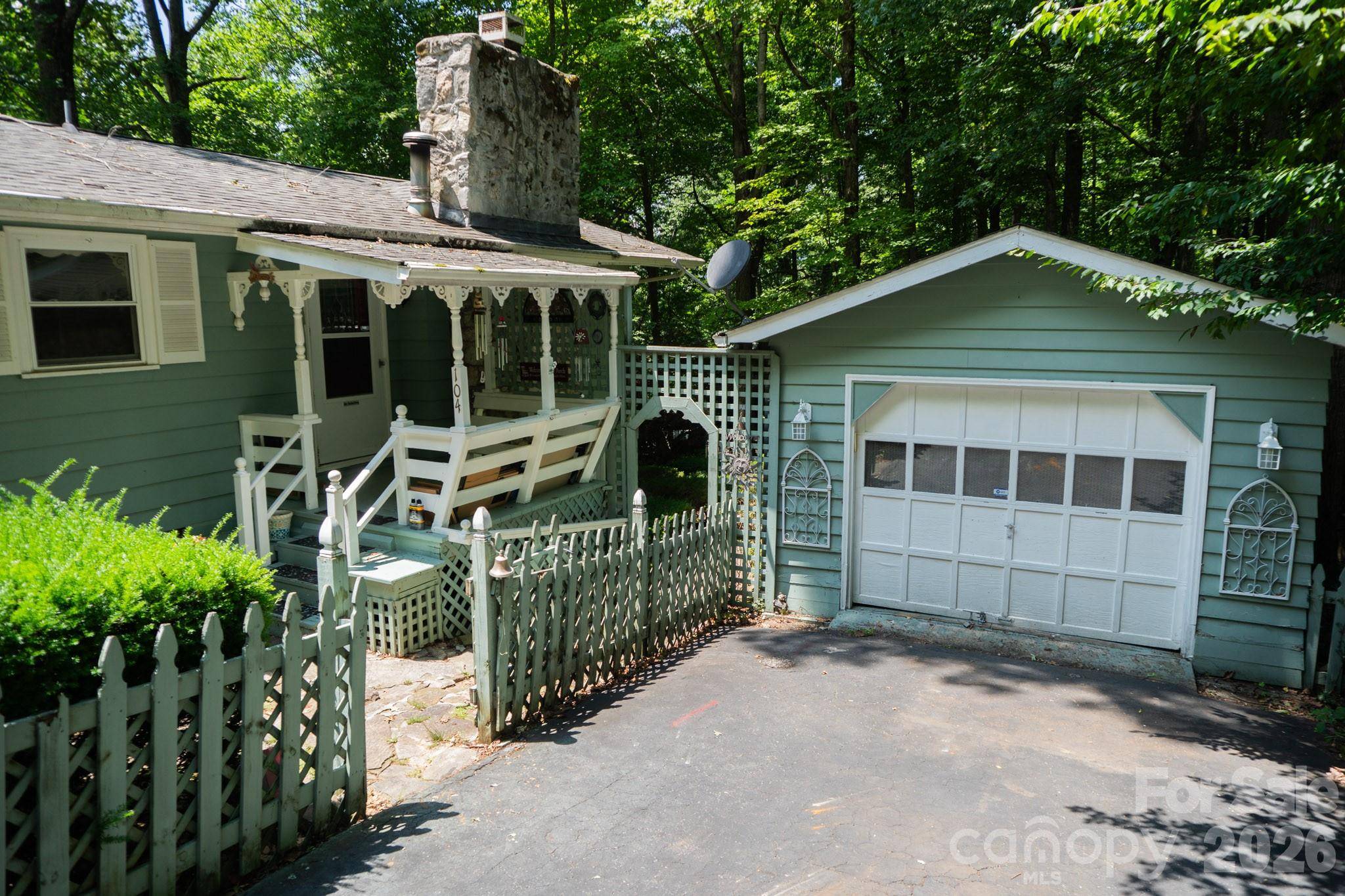 104 Ash DR, Maggie Valley, NC 28751