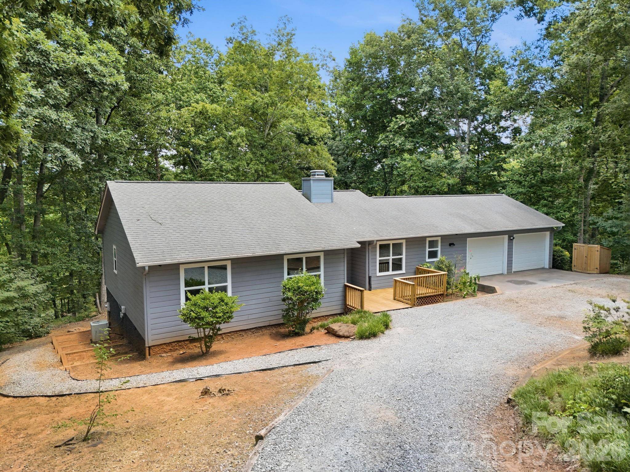 340 Oakwood LN, Columbus, NC 28722