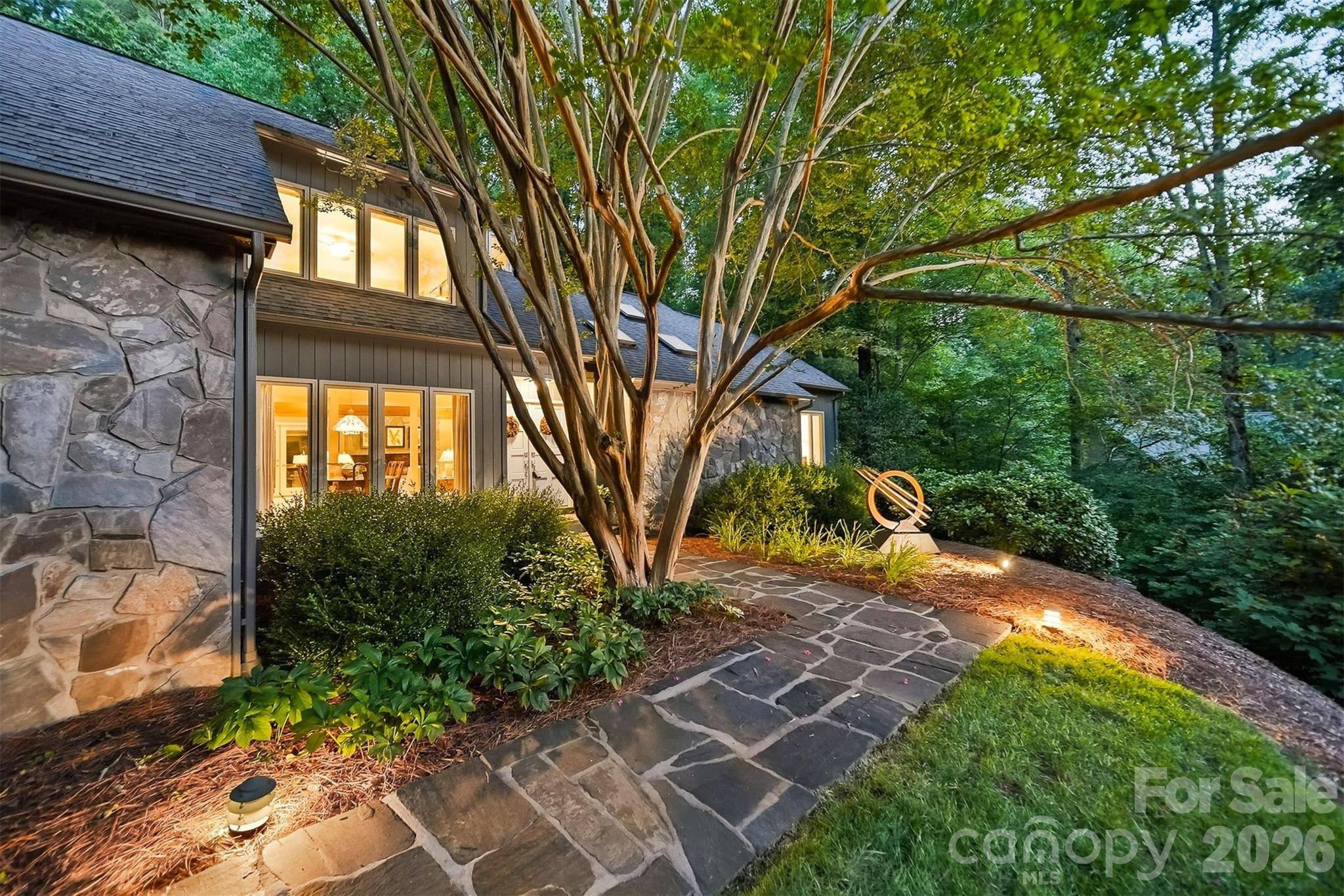 414 Stonecroft DR SE, Lenoir, NC 28645