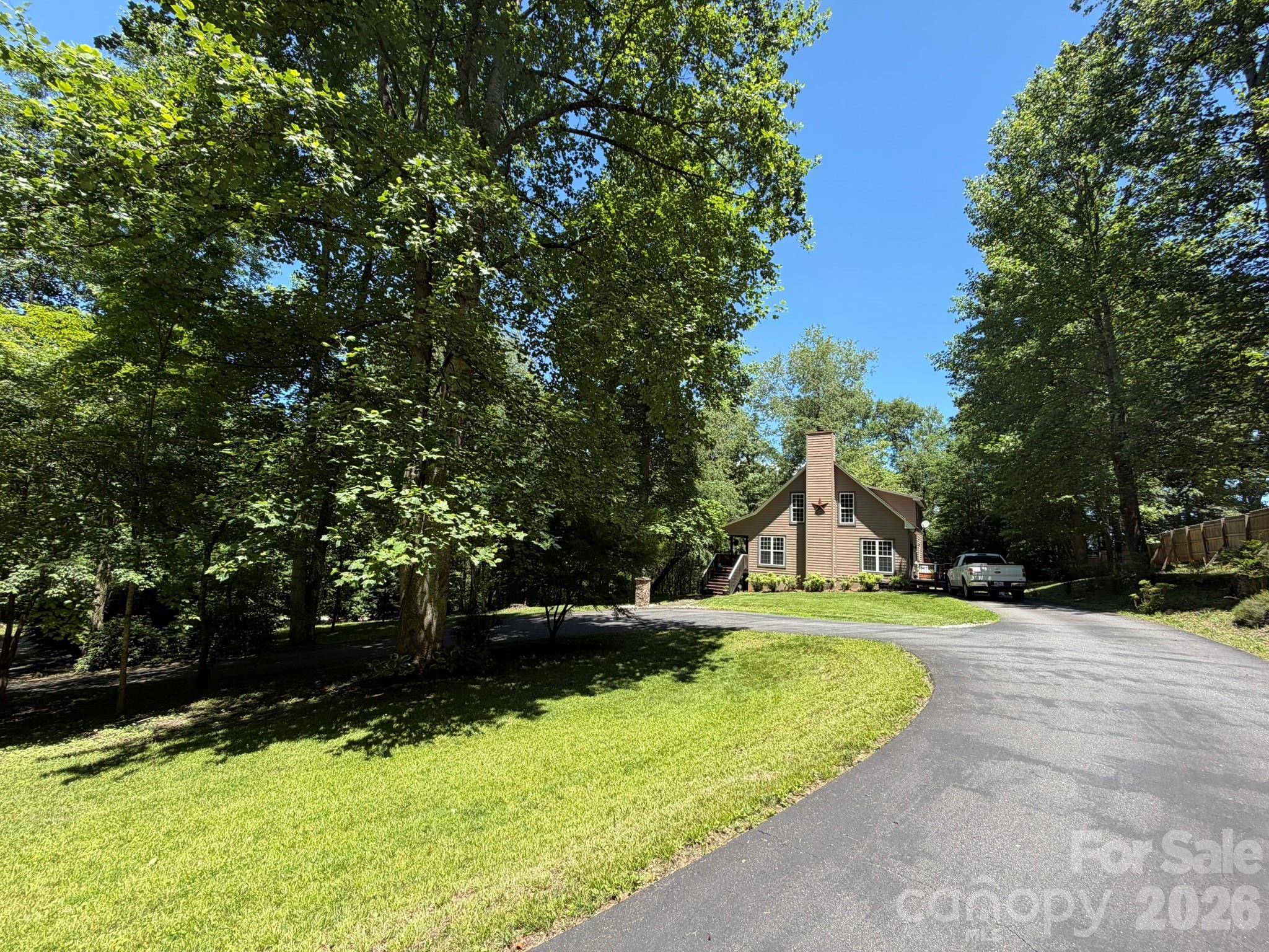 315 Honey Locust LN, Whittier, NC 28789