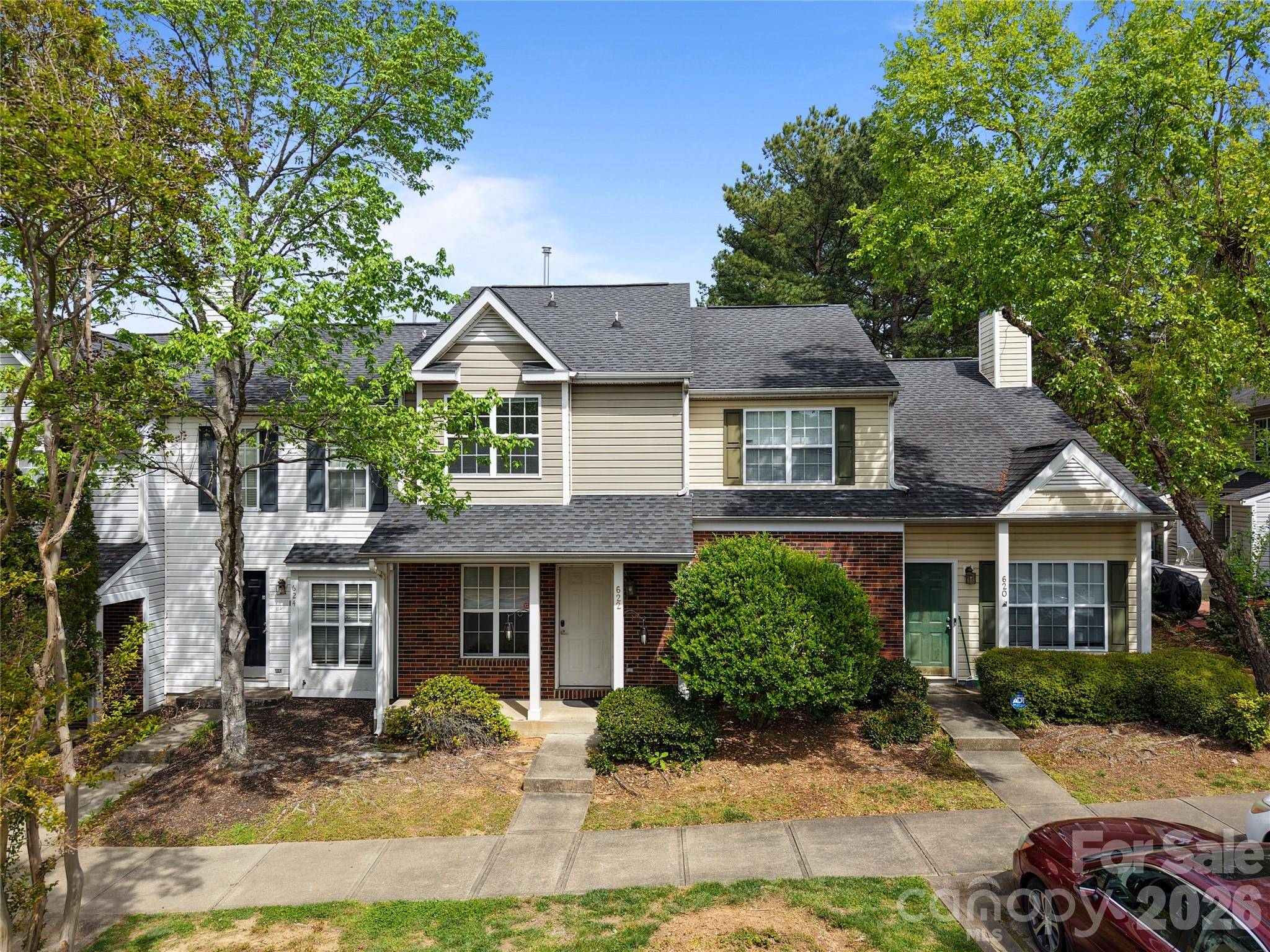 622 Emerald Cove DR, Charlotte, NC 28262