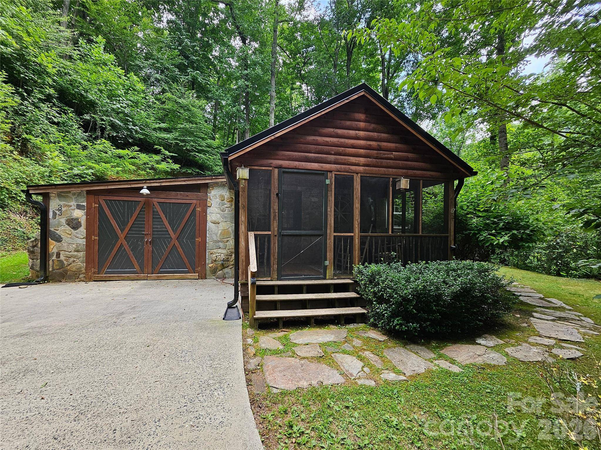 33 Tennis Court RD, Burnsville, NC 28714