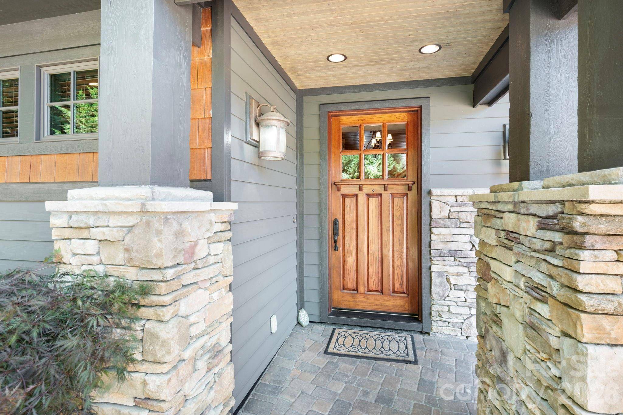 33 Hawks Branch CIR, Fairview, NC 28730