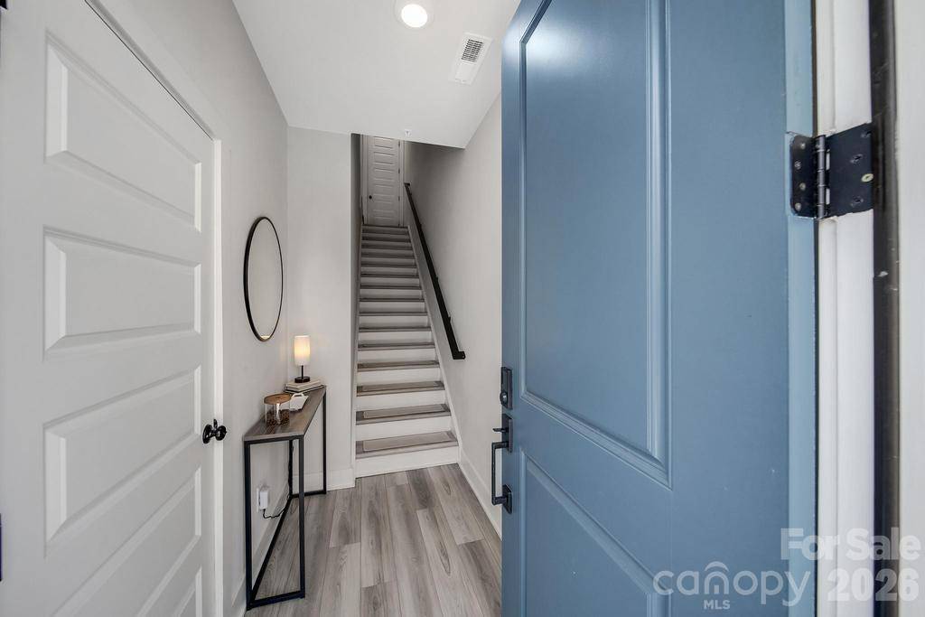5007 Tiny LN, Charlotte, NC 28203