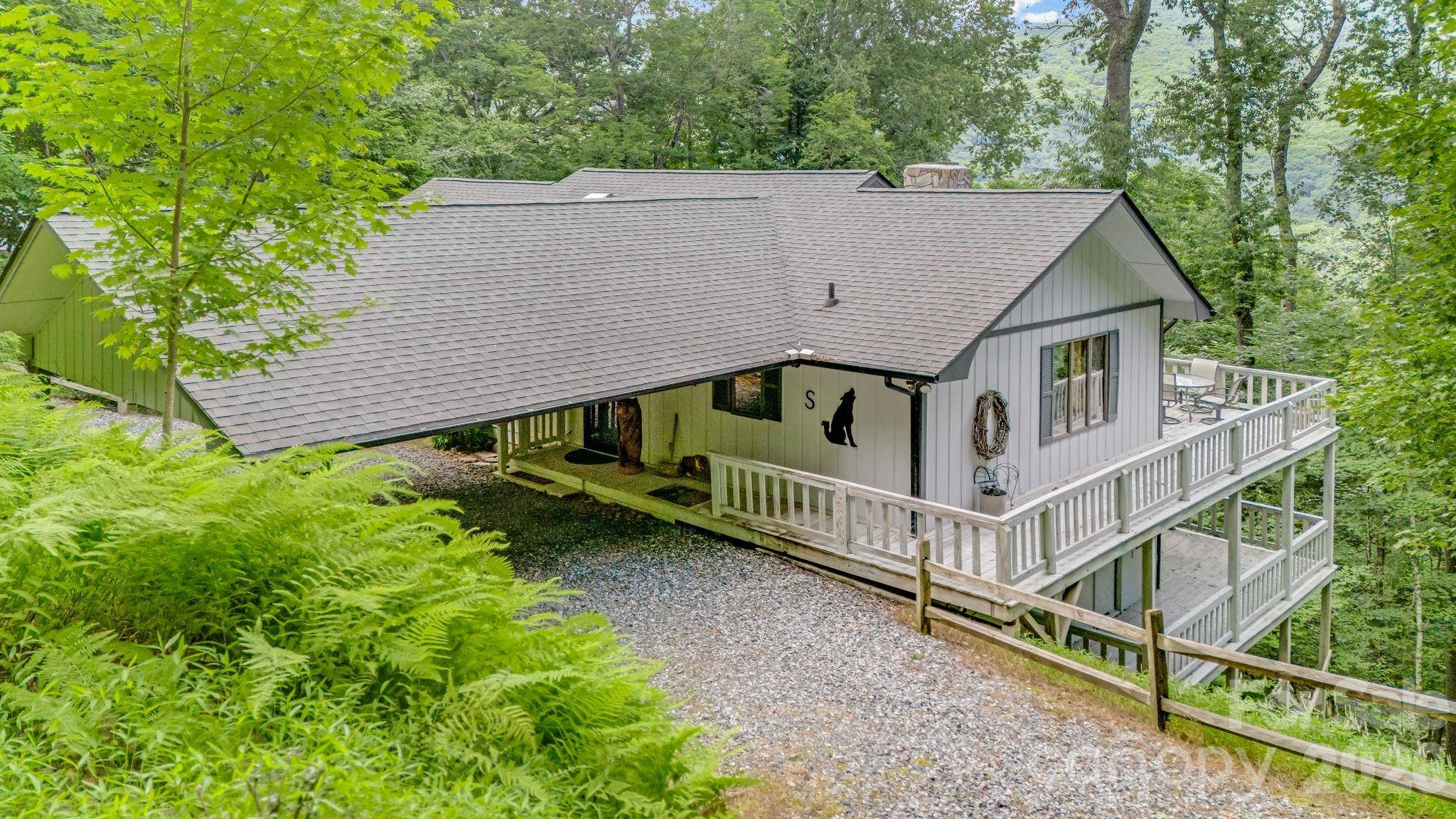 38 Bee Tree LN, Mars Hill, NC 28754