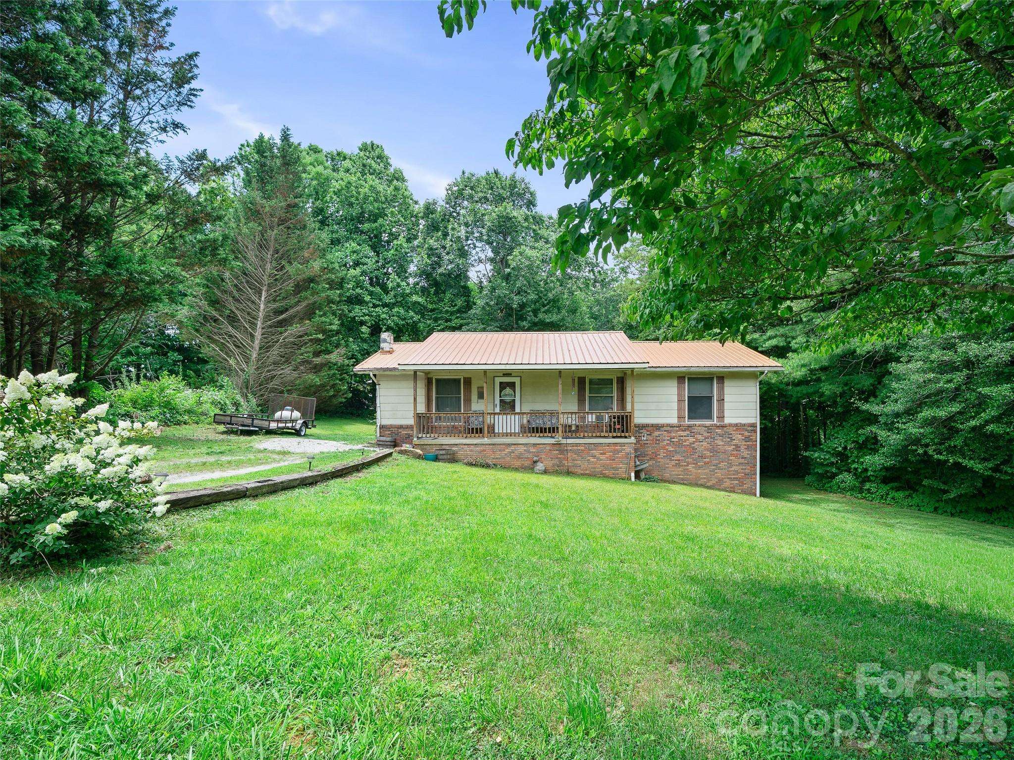 115 Hollifield ST, Spruce Pine, NC 28777