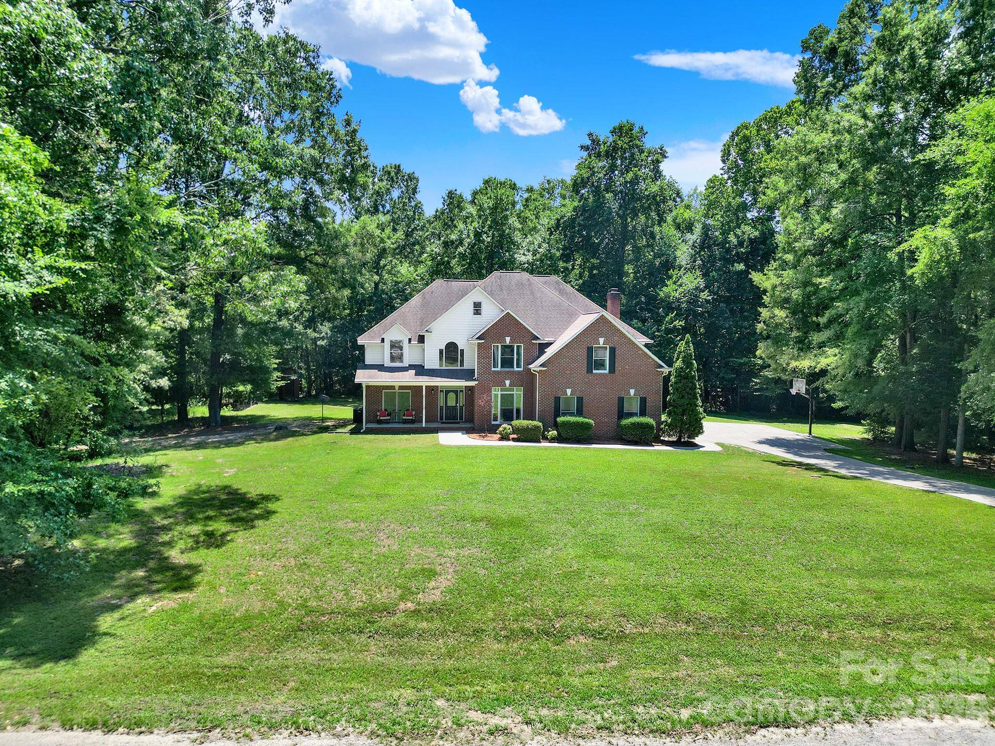 1583 Calder LN, Clover, SC 29710
