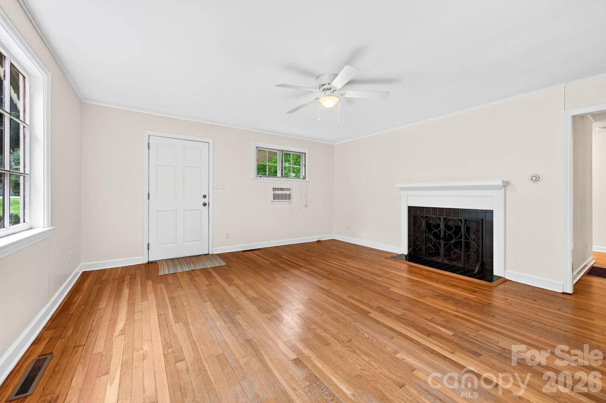 176 Chiles AVE, Asheville, NC 28803