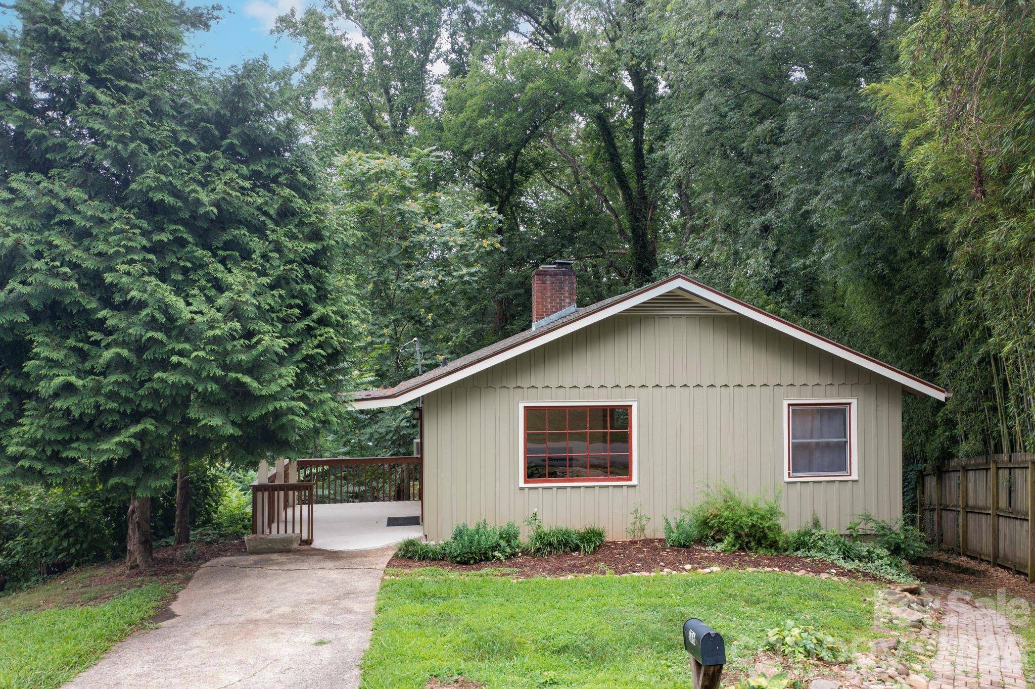 176 Chiles AVE, Asheville, NC 28803
