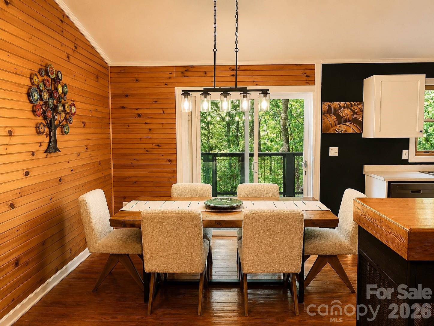 721 Bear Creek LN, Saluda, NC 28773
