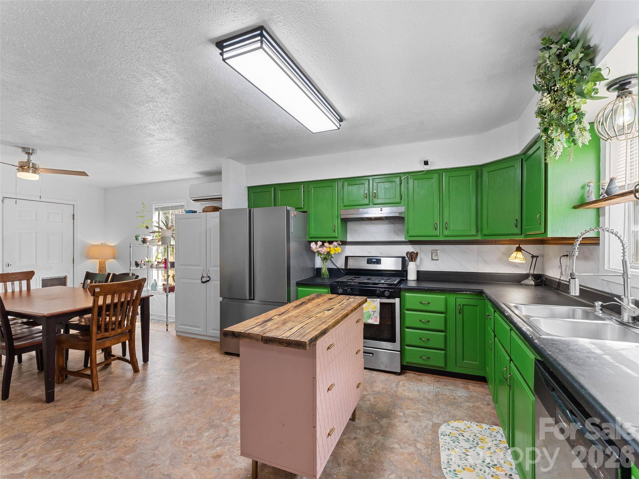105 Big Bear DR, Pisgah Forest, NC 28768
