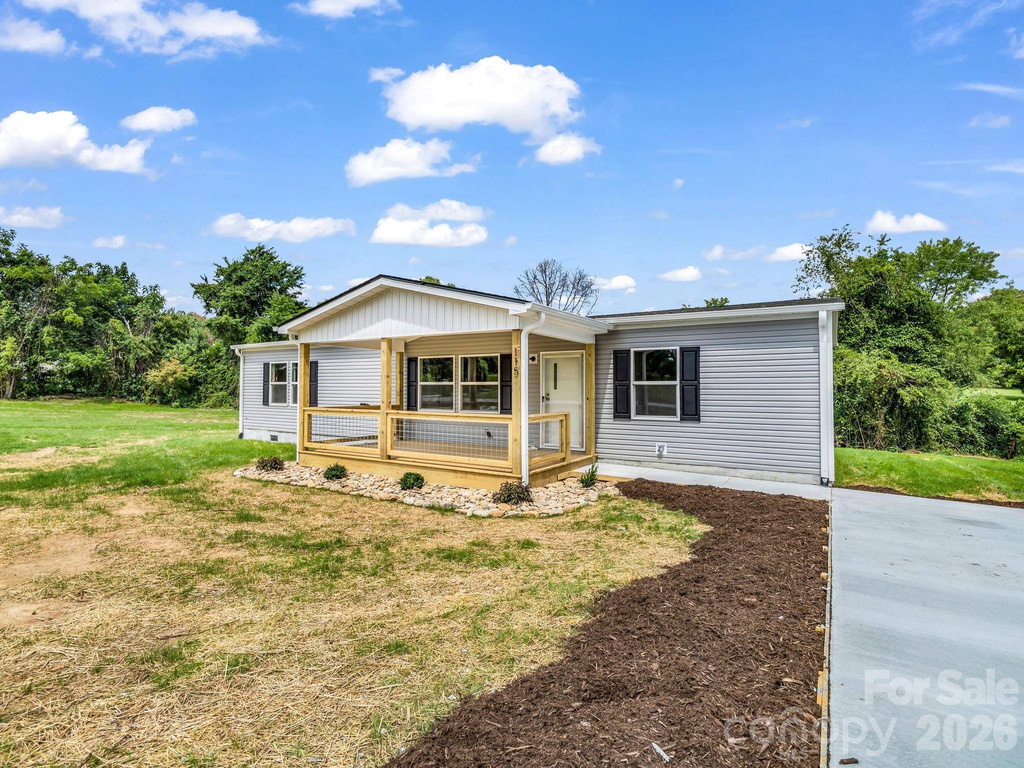 115 Maplewood Knoll DR, Flat Rock, NC 28726
