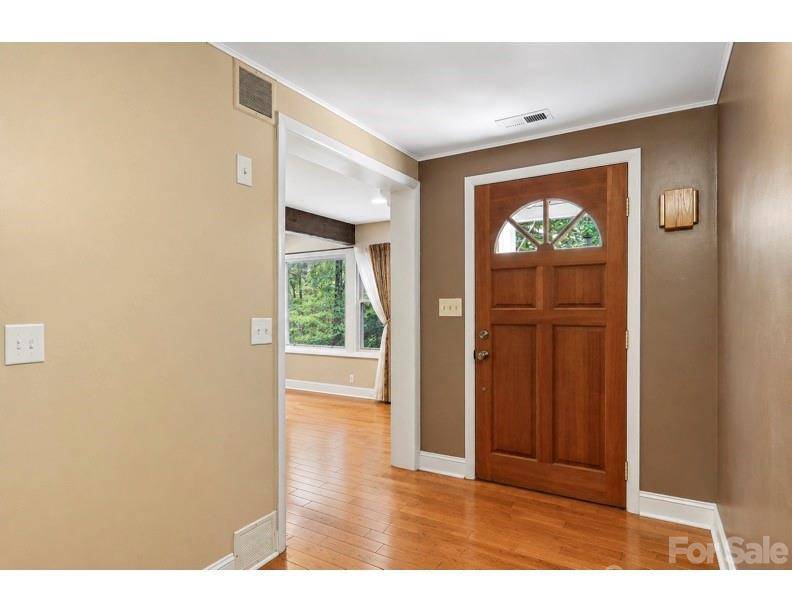 3 Edelweiss DR, Horse Shoe, NC 28742