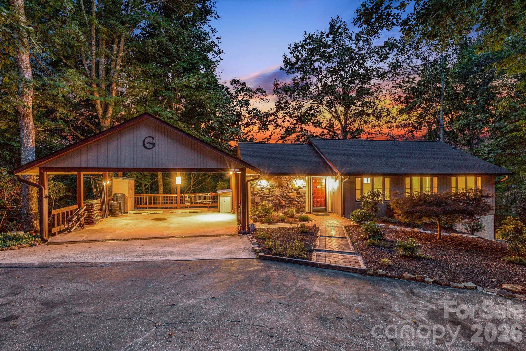 99 Oak Ridge RD, Pisgah Forest, NC 28768