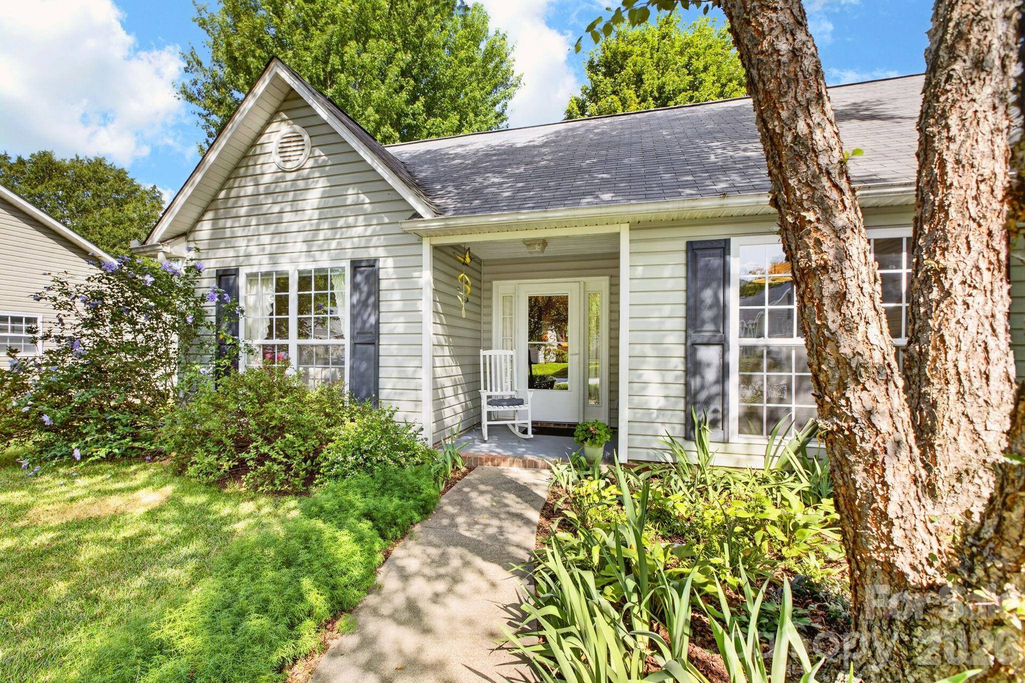 171 Running Briar RD, Fletcher, NC 28732