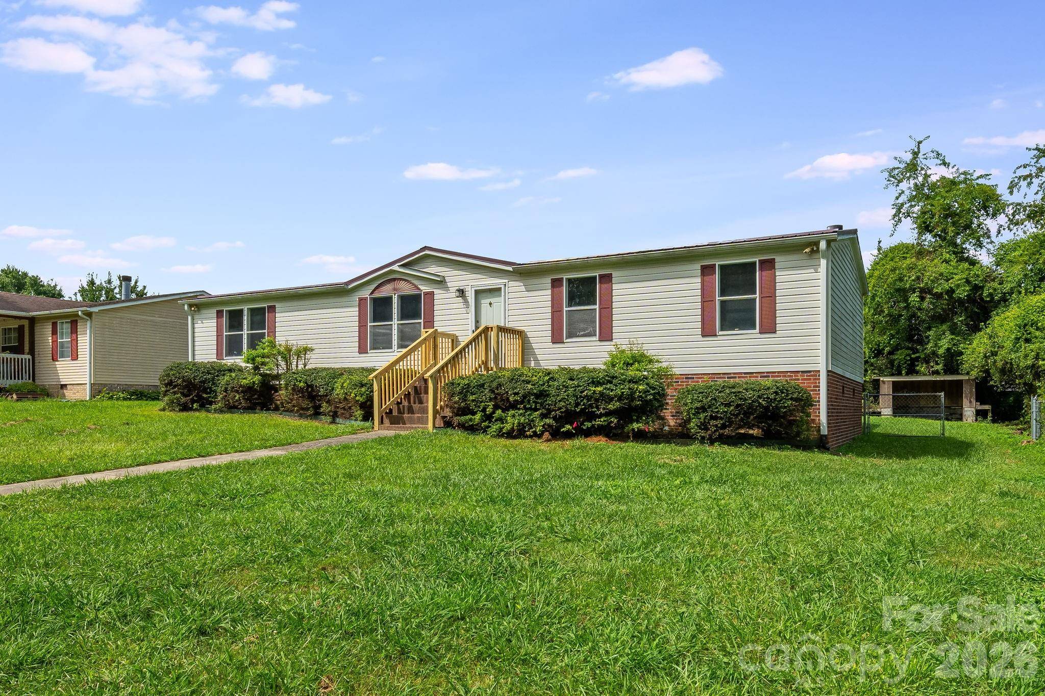505 Crescent WAY, Horse Shoe, NC 28742