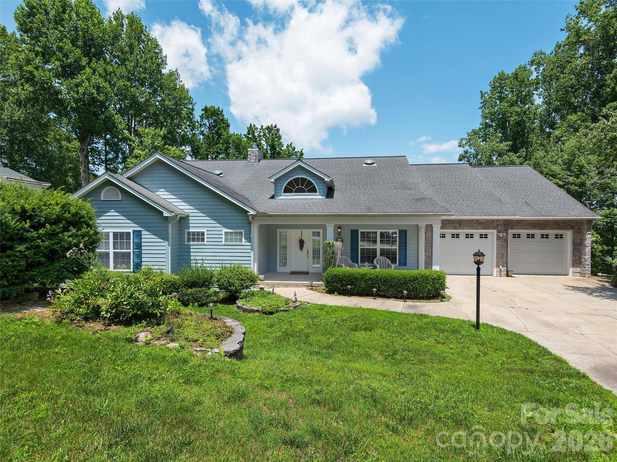 84 Red Cedar DR, Hendersonville, NC 28792