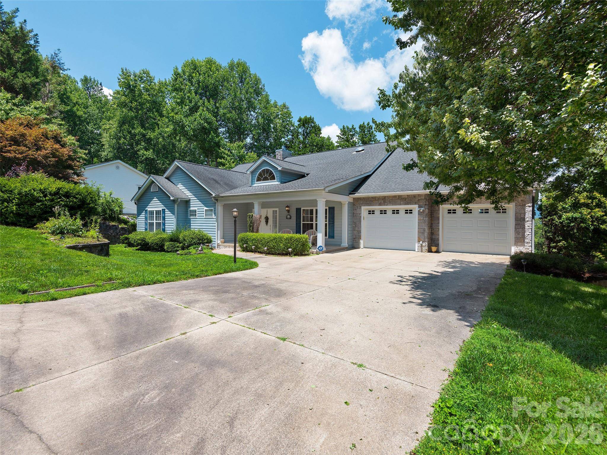 84 Red Cedar DR, Hendersonville, NC 28792