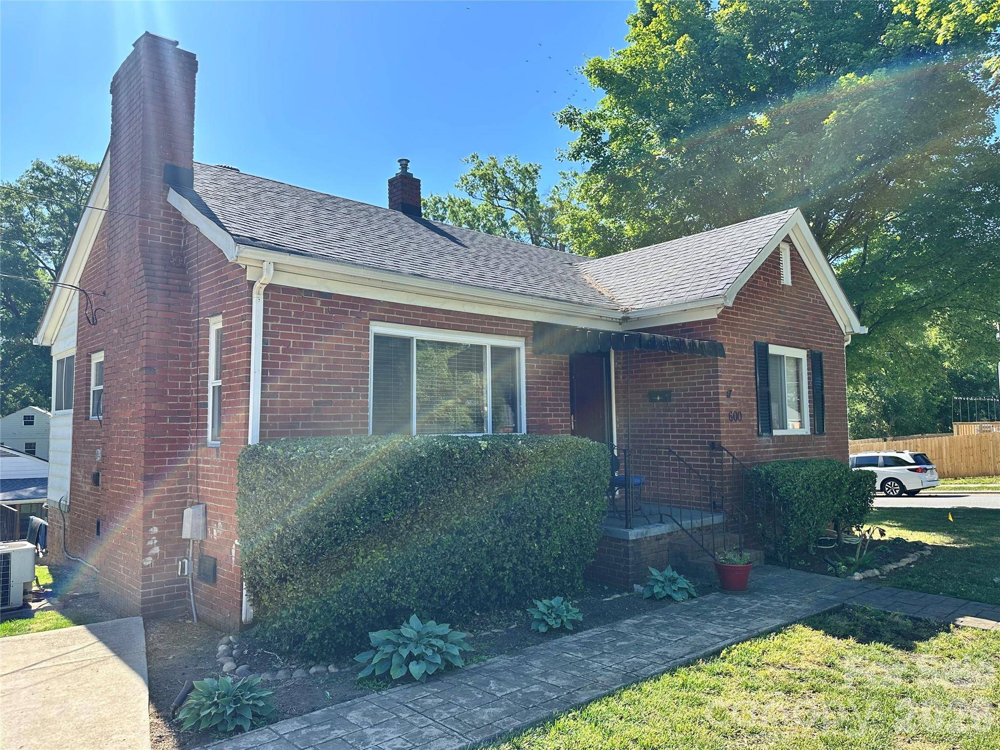 600 W Cama ST #8, Charlotte, NC 28217