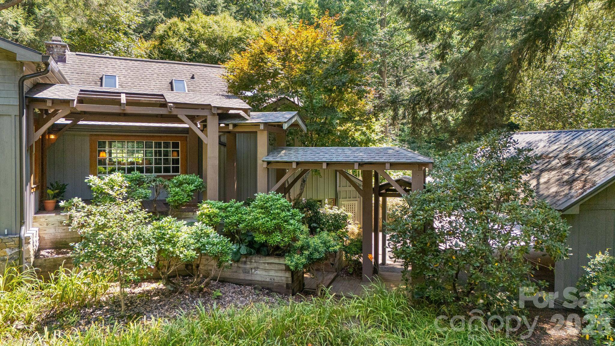39 Flat Rock RD #Tracts 1 & 2, Waynesville, NC 28786