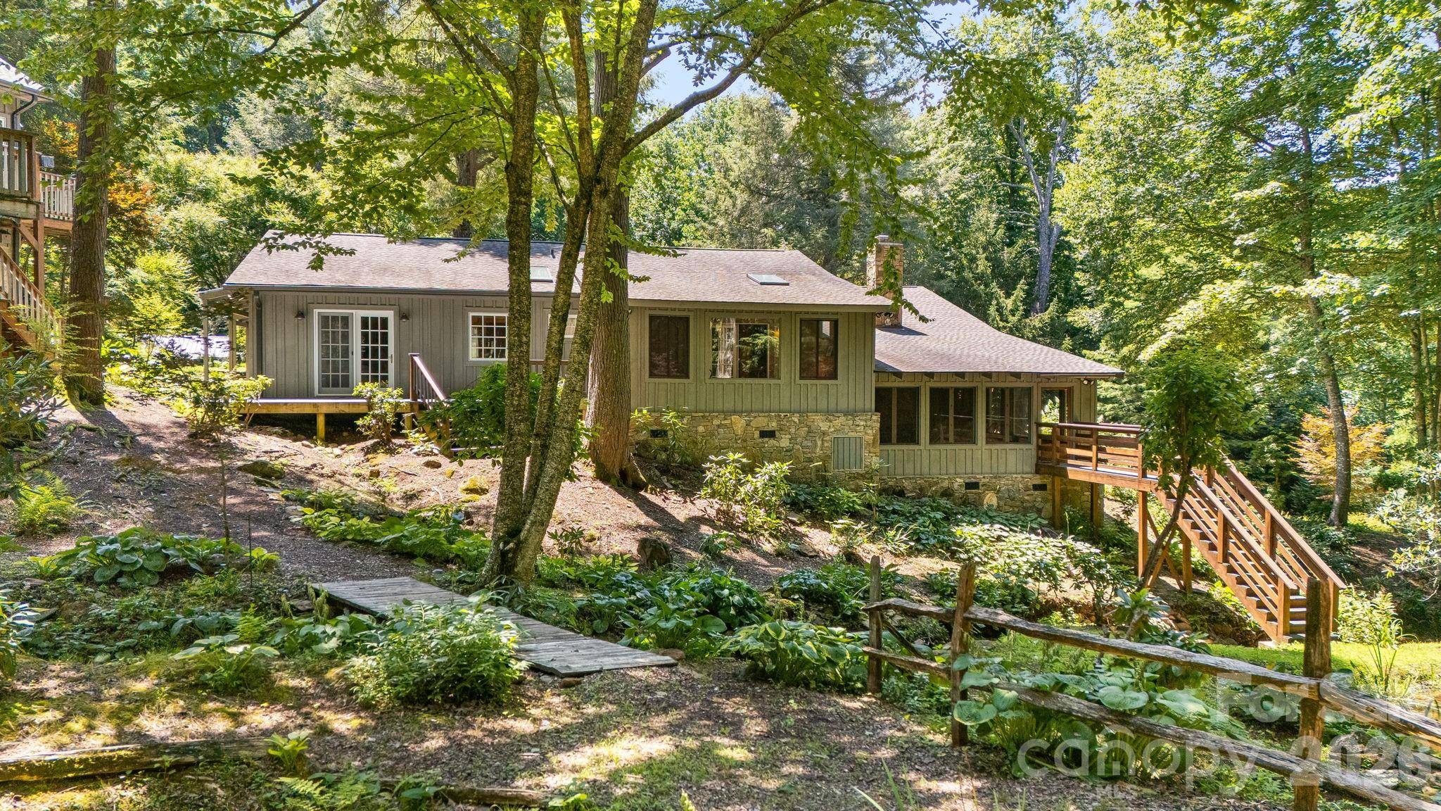 39 Flat Rock RD #Tracts 1 & 2, Waynesville, NC 28786