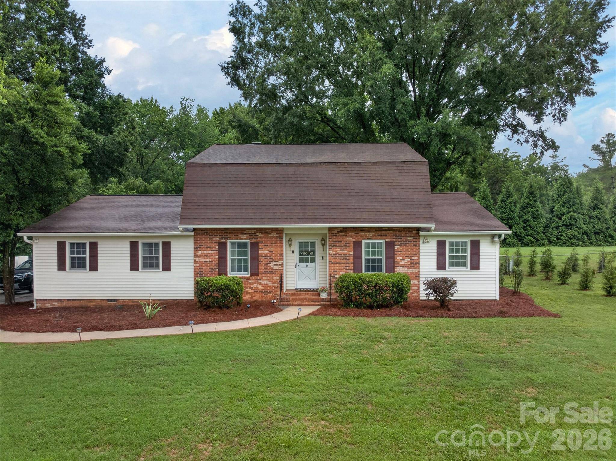 140 Raintree RD, Advance, NC 27006