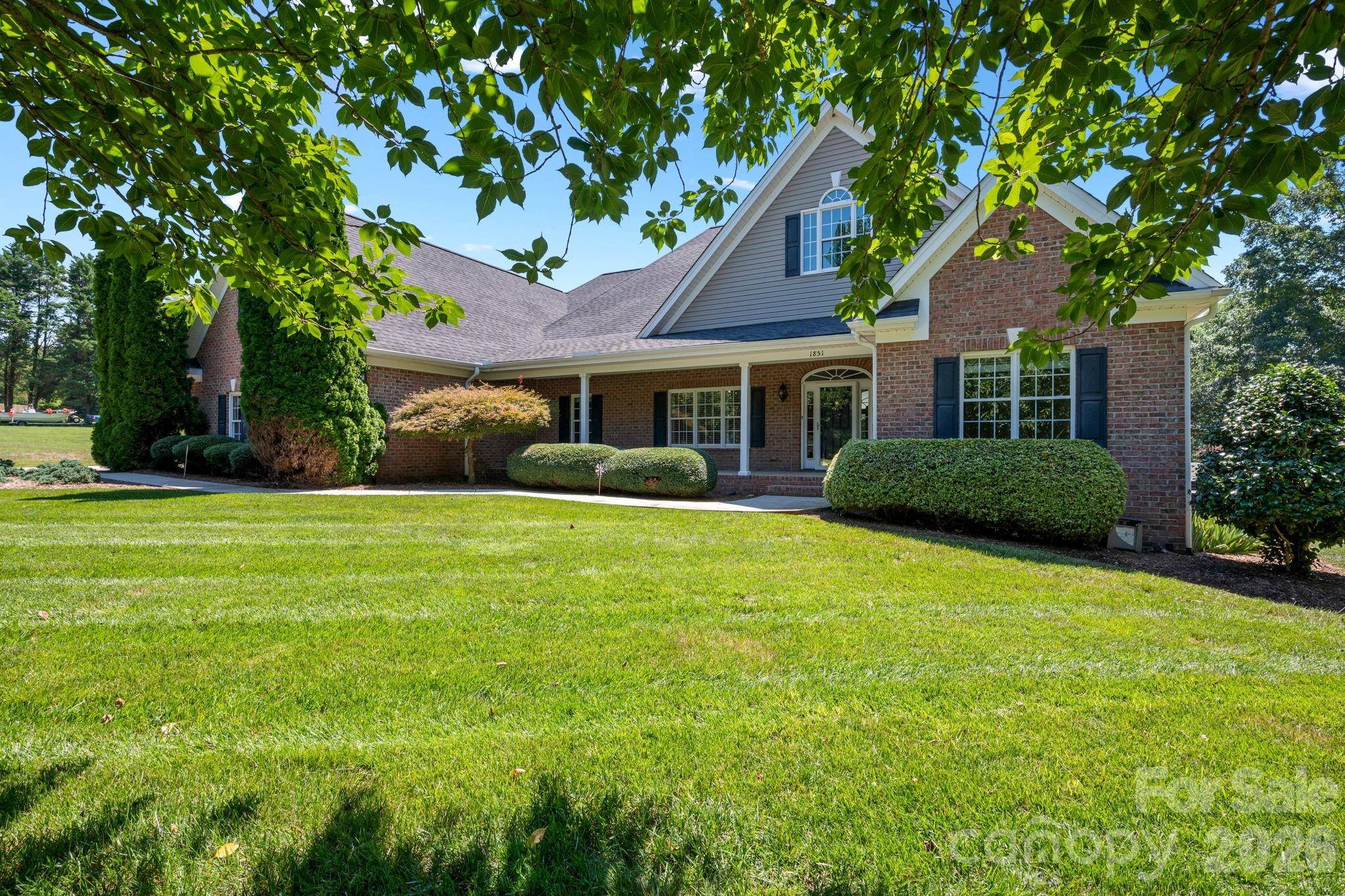 1851 29th Avenue PL NE, Hickory, NC 28601