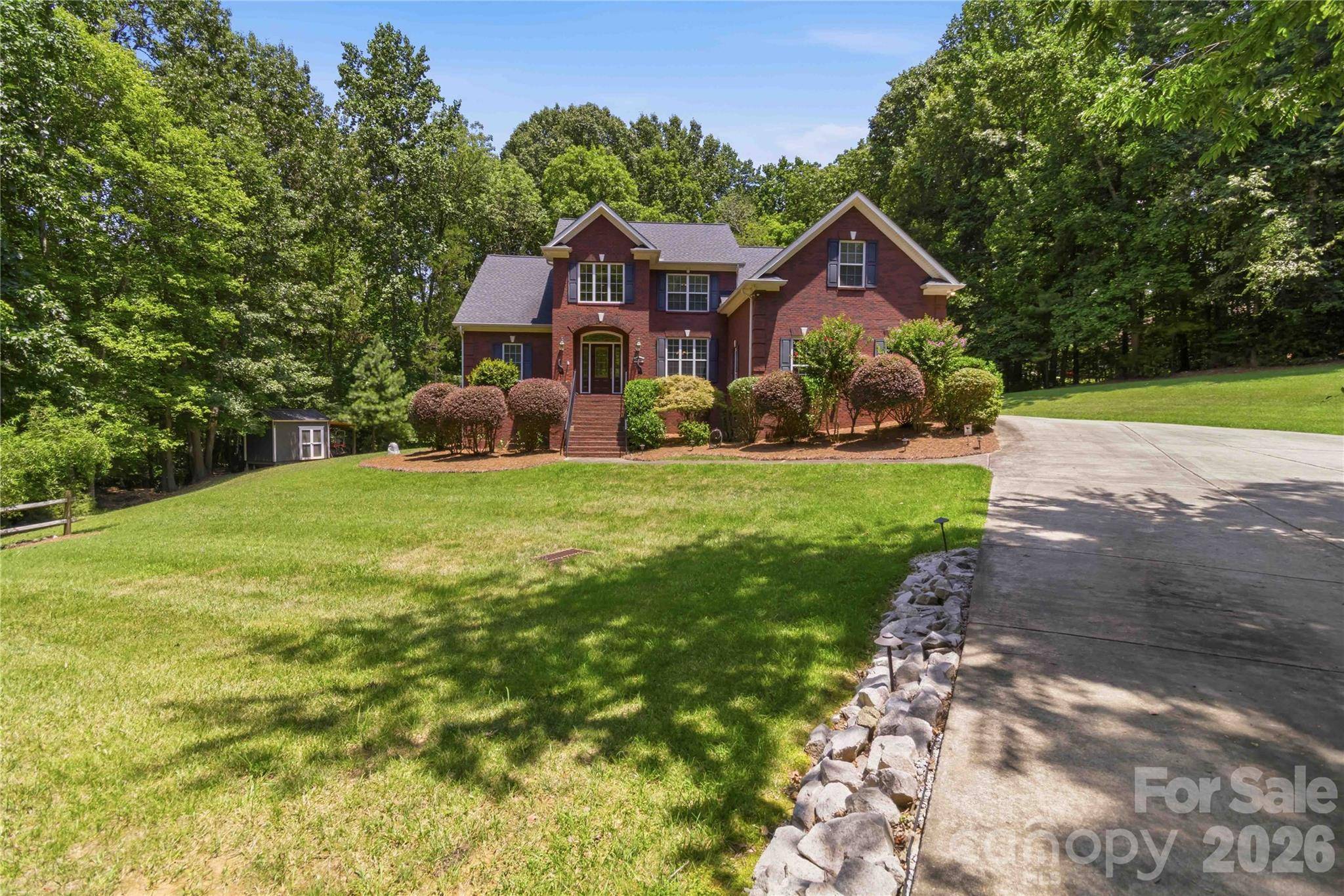 280 Catawba Crest LN, Lake Wylie, SC 29710