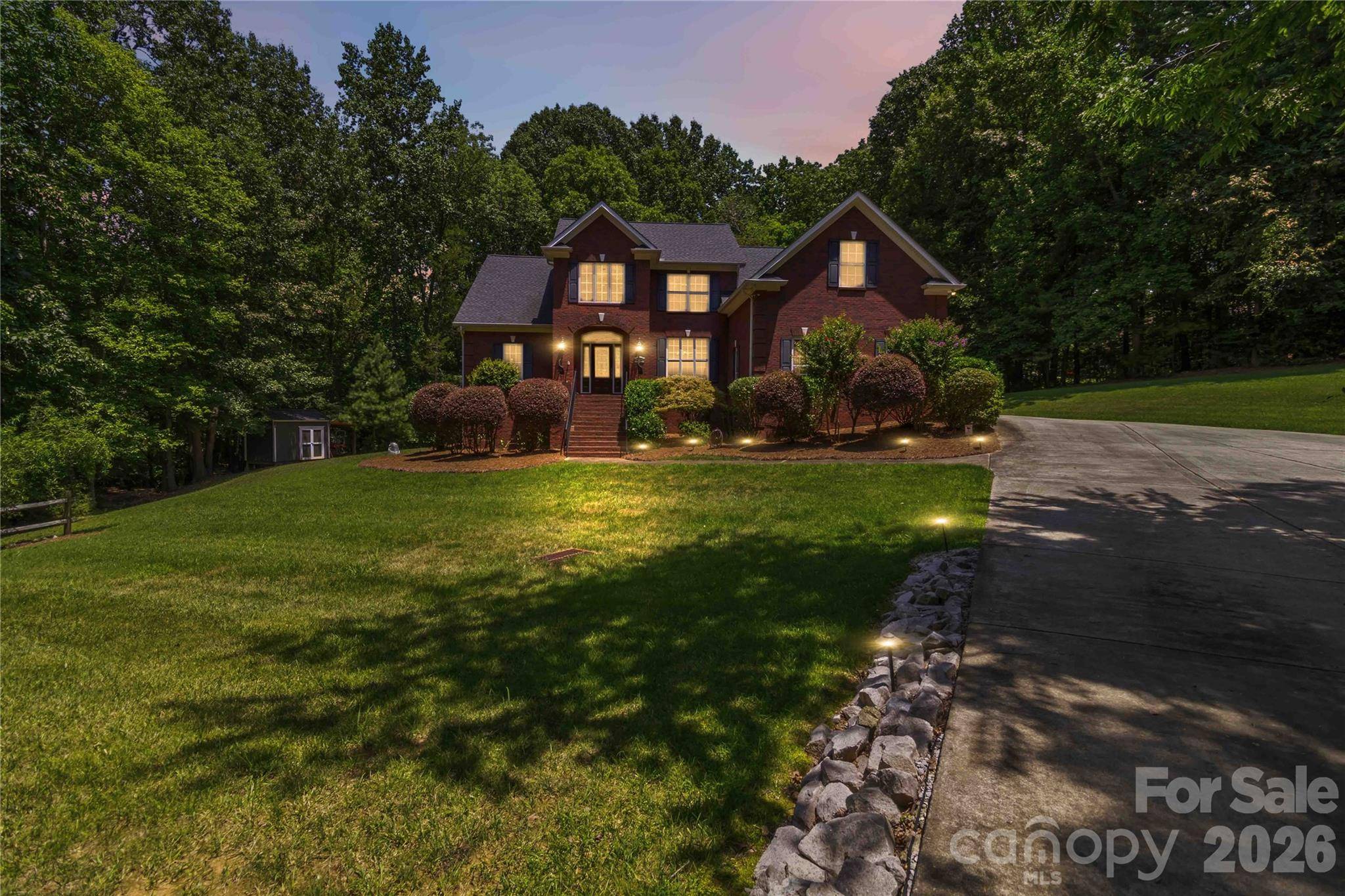 280 Catawba Crest LN, Lake Wylie, SC 29710