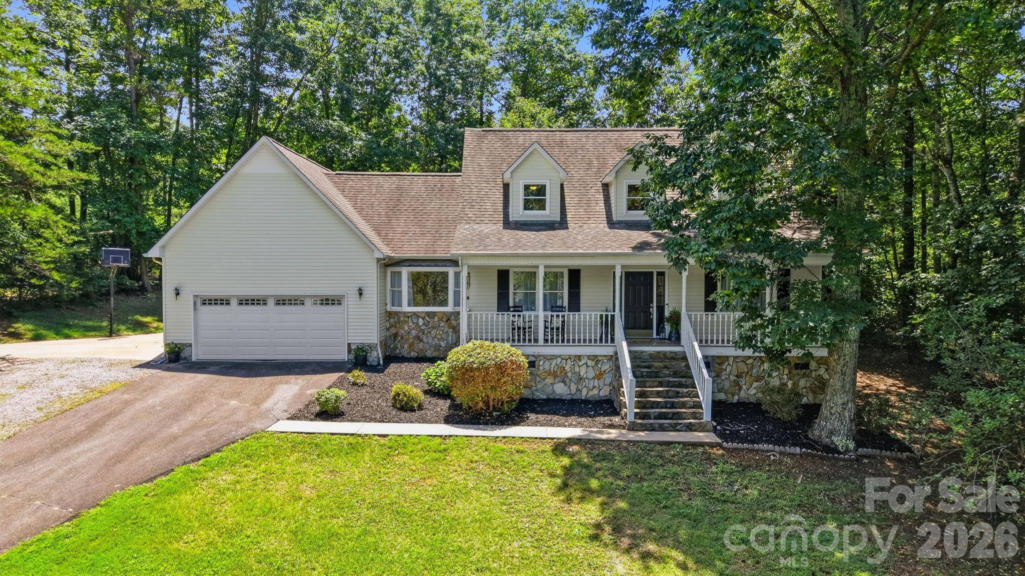 131 Fox Runn DR, Granite Falls, NC 28630