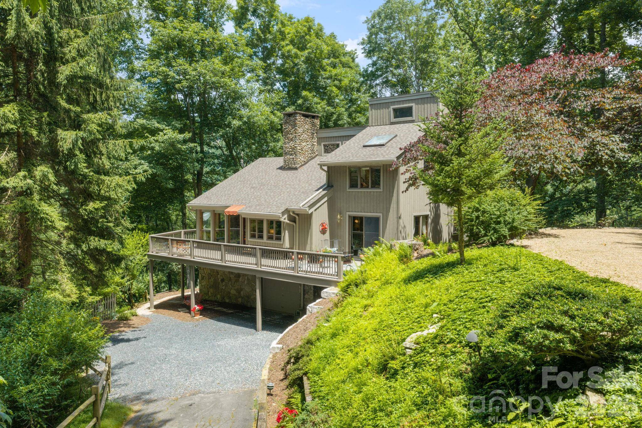 221 White Oak TRL, Banner Elk, NC 28604