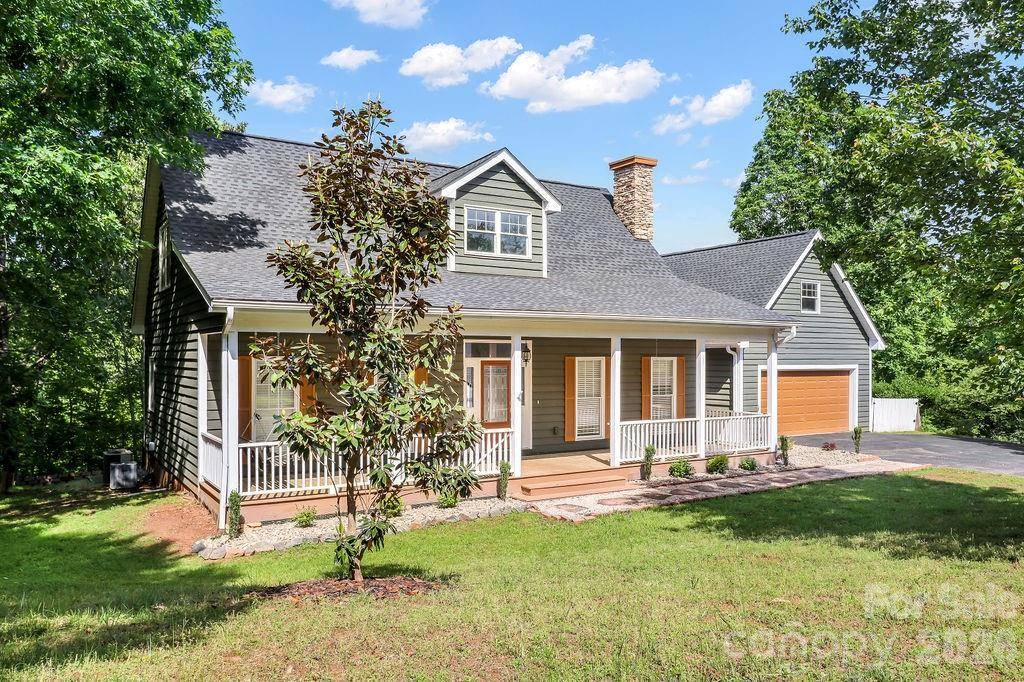 46 Indian Summer LN, Mill Spring, NC 28756