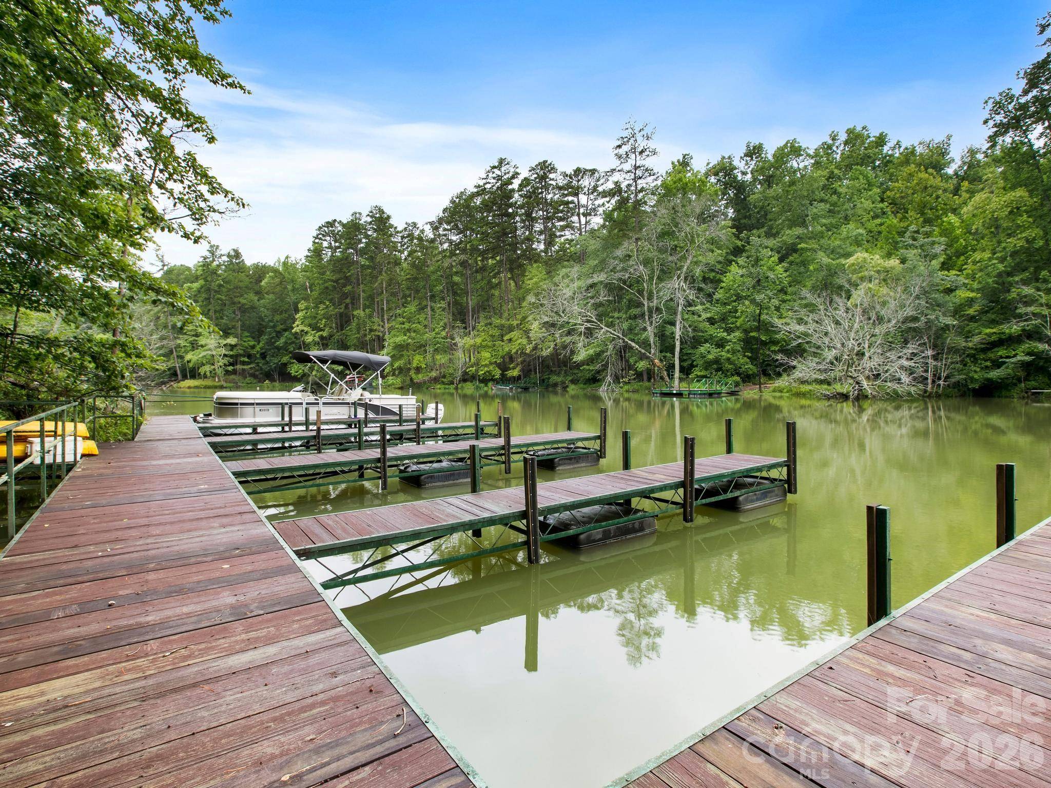 46 Indian Summer LN, Mill Spring, NC 28756