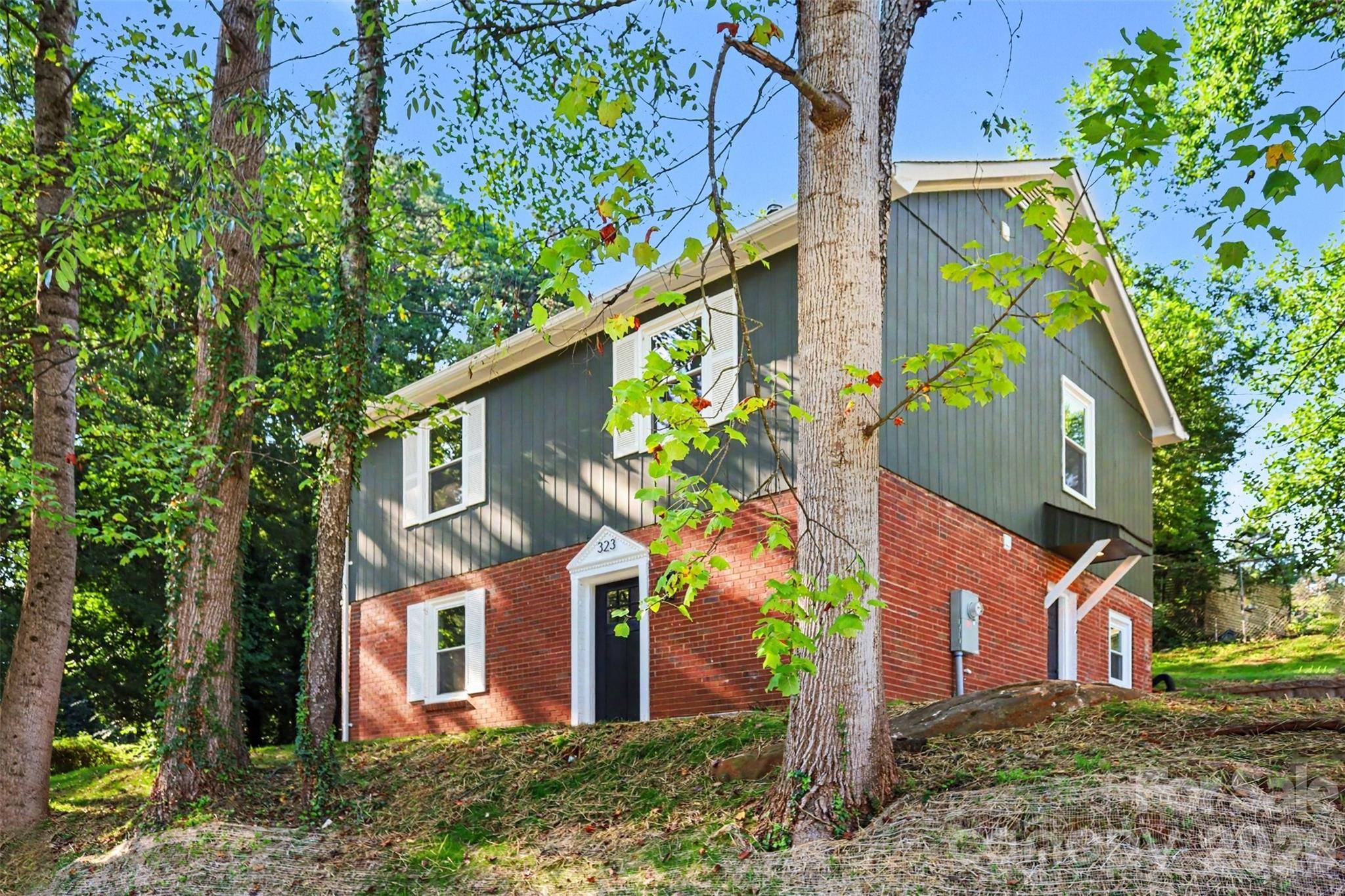 323 Whispering Pines DR, Charlotte, NC 28217