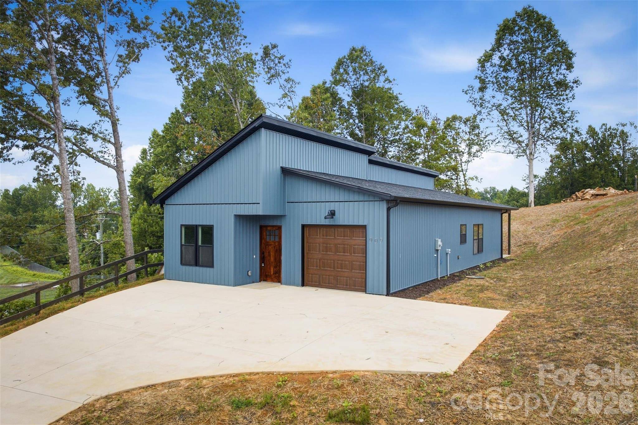 909 Overlook DR SW, Lenoir, NC 28645