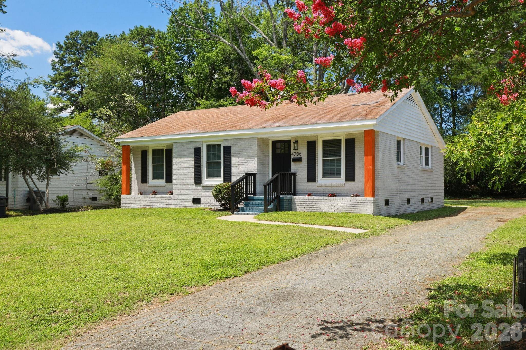 4706 Brooktree DR, Charlotte, NC 28208