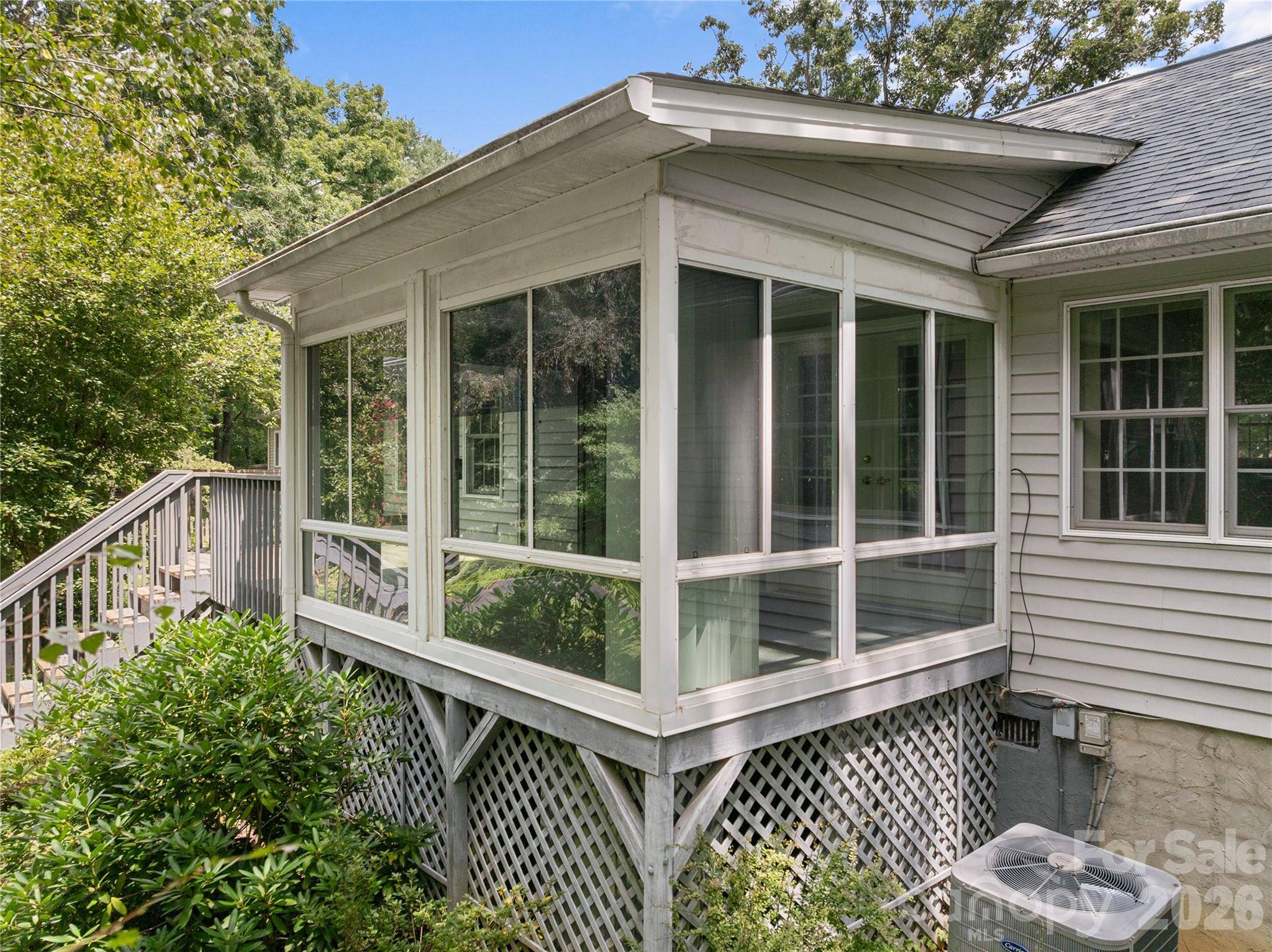 8 Keasler RD, Asheville, NC 28805
