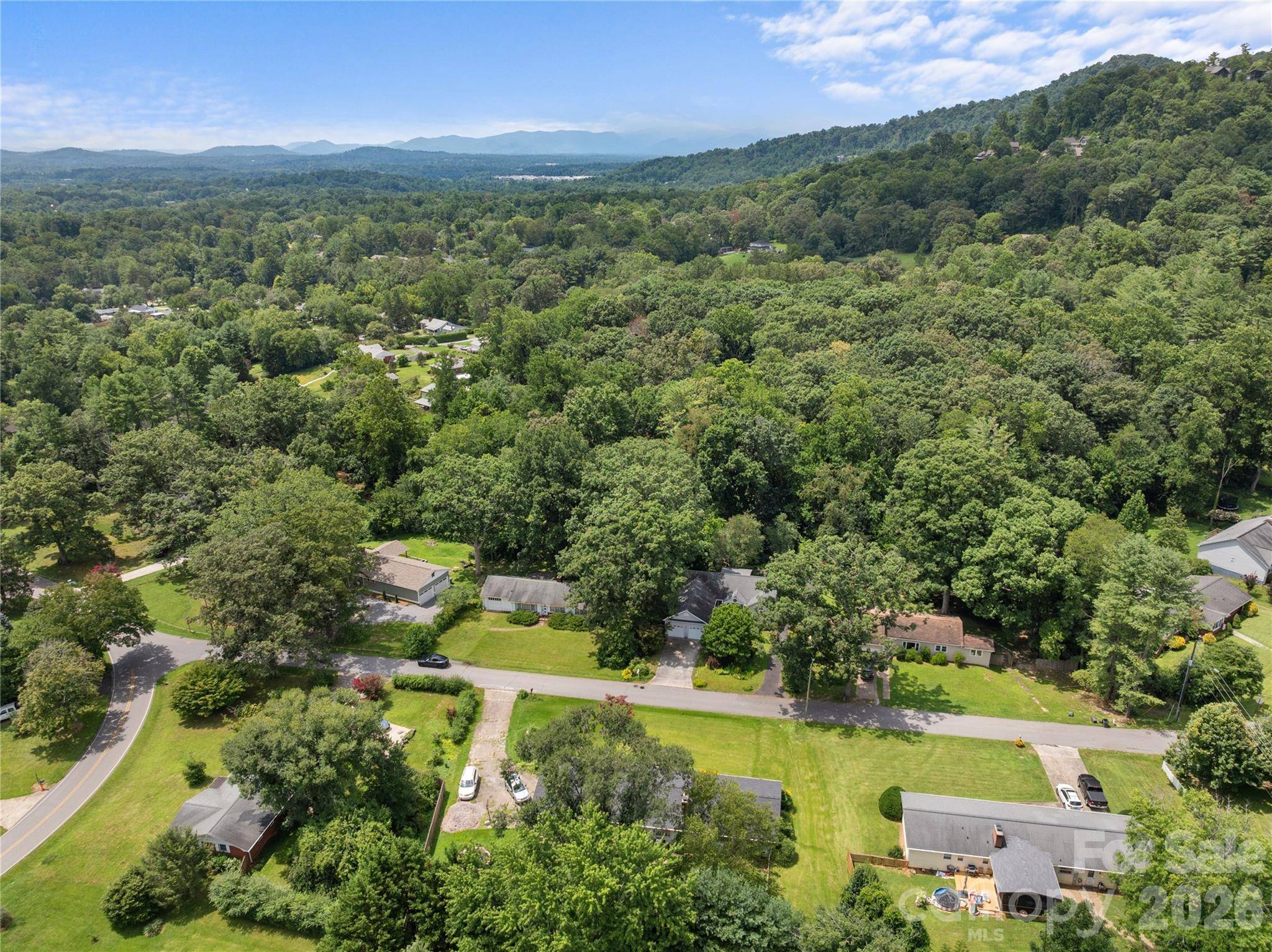 8 Keasler RD, Asheville, NC 28805
