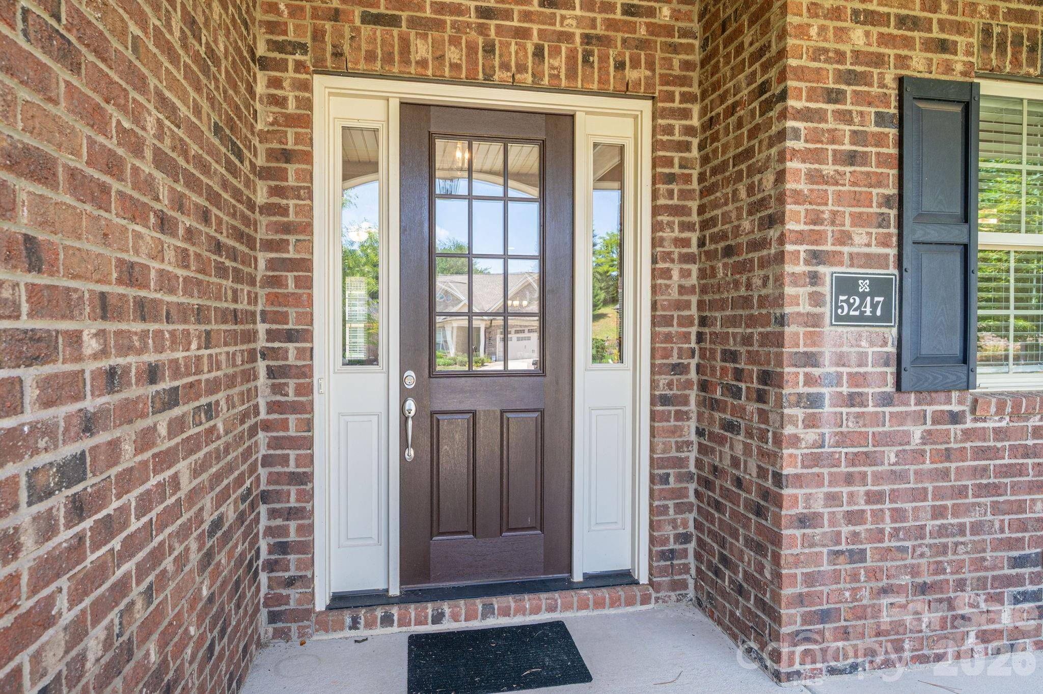 5247 Courtyard LN, Belmont, NC 28012