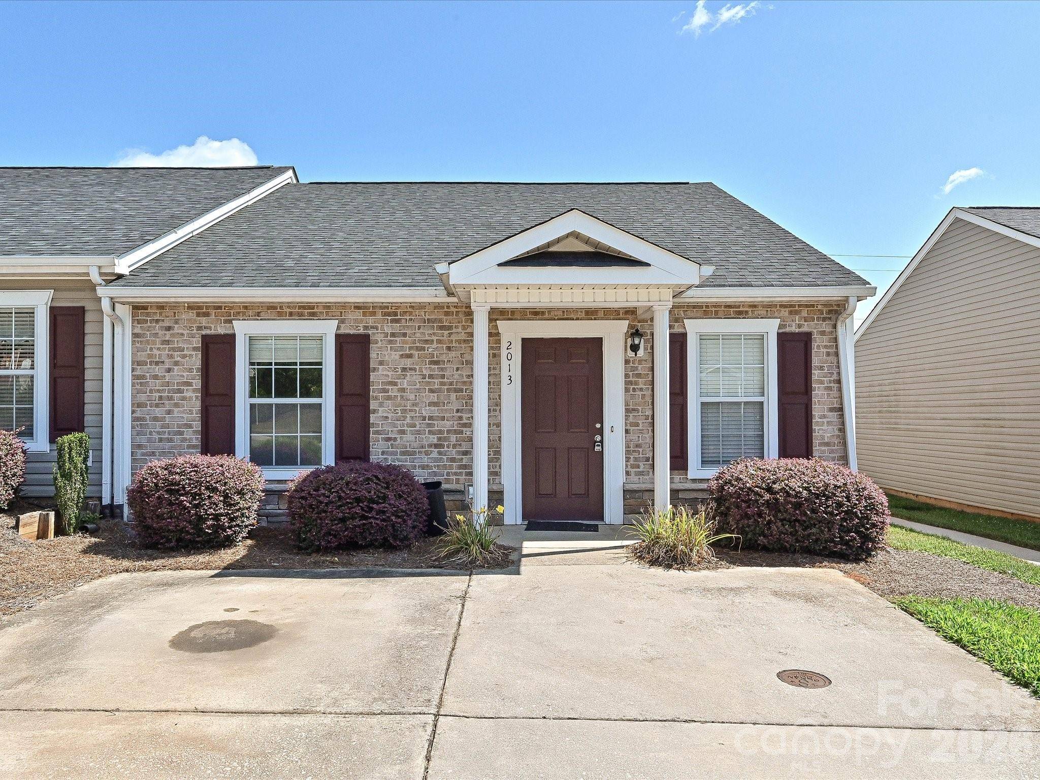 2013 Pin Oak PL, Cramerton, NC 28032