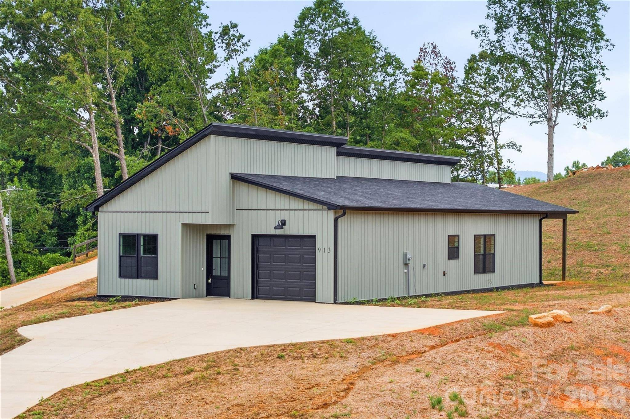 913 Overlook DR SW, Lenoir, NC 28645