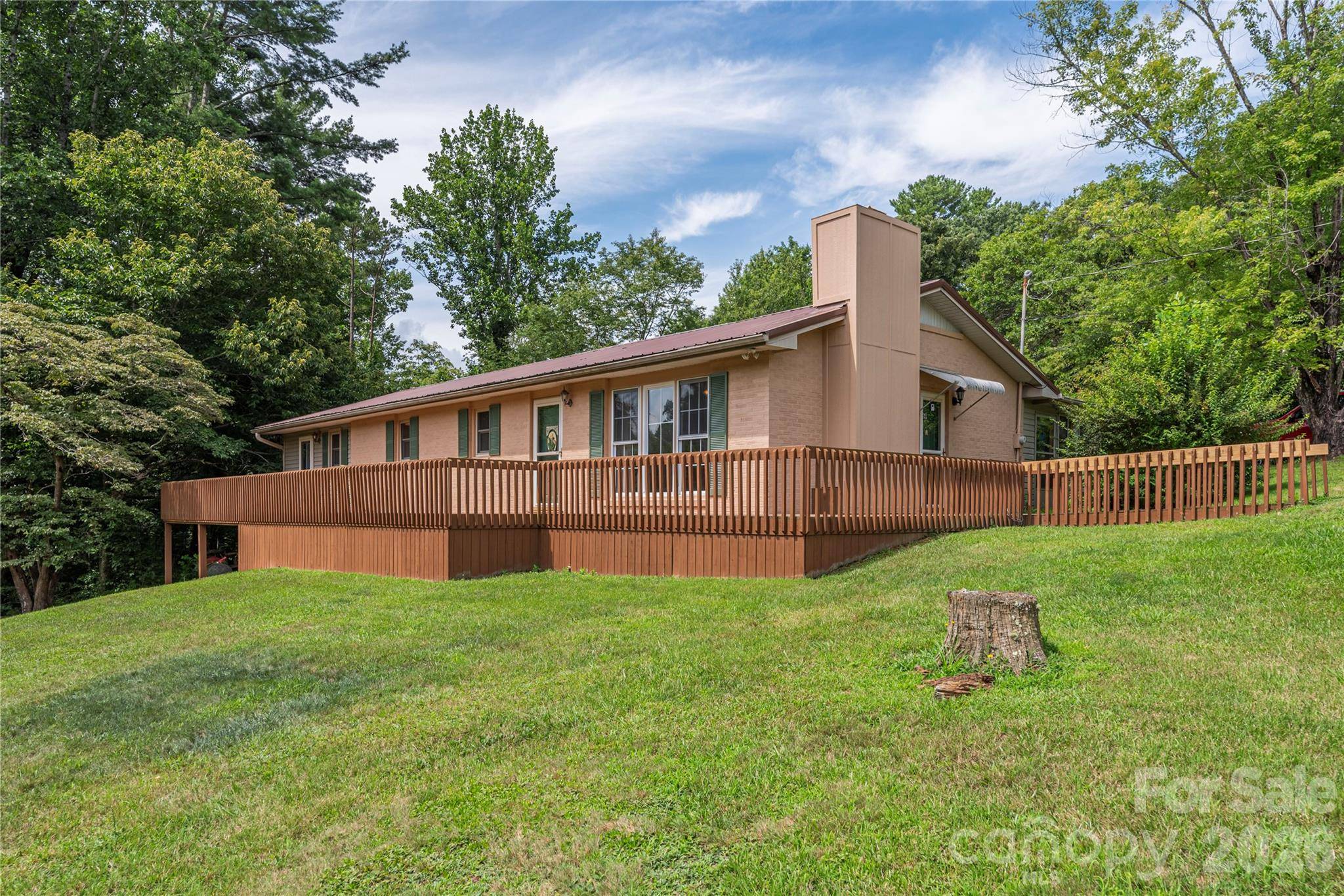 69 Emerald LN, Hendersonville, NC 28792