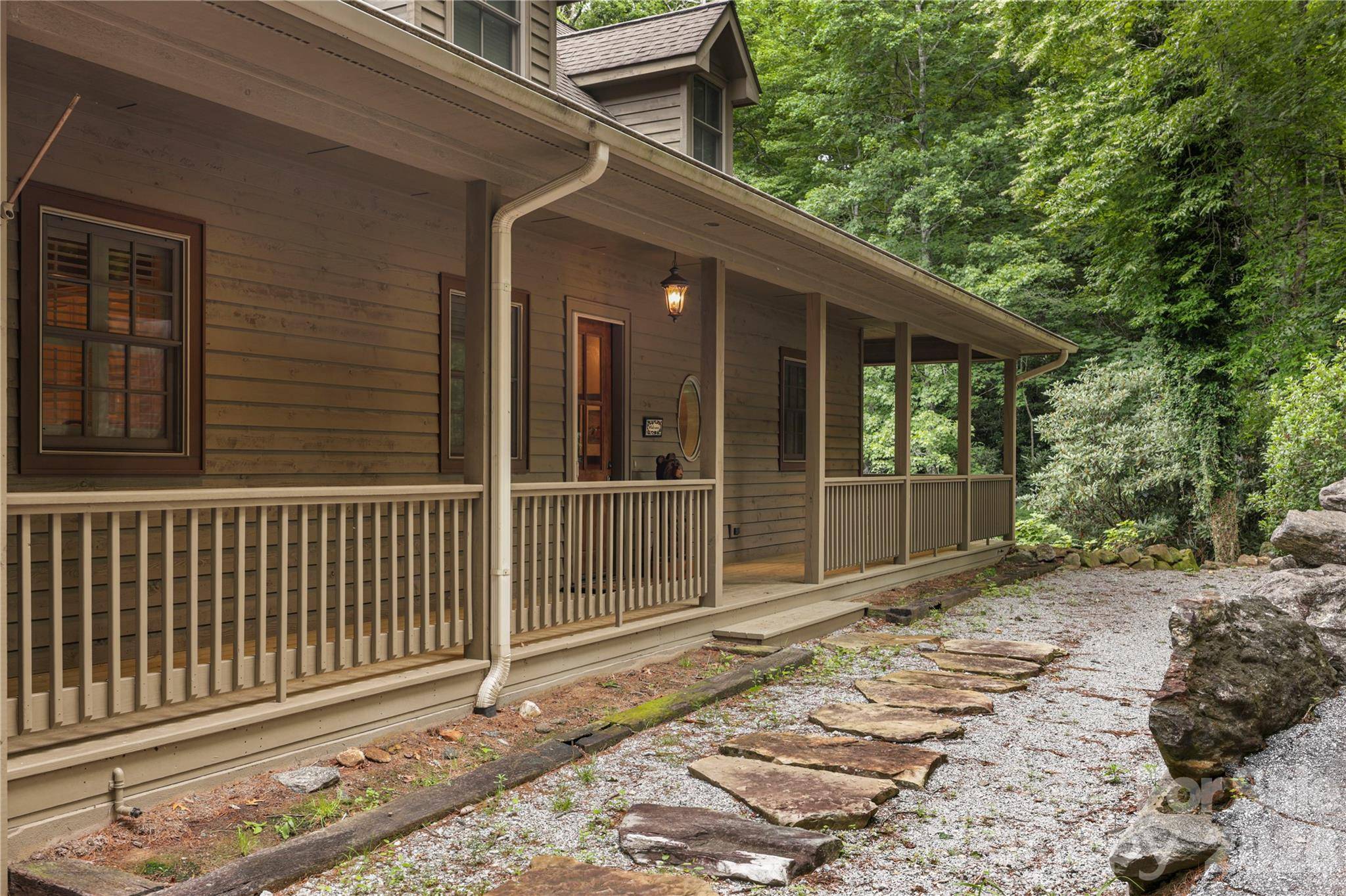 911 Buckberry DR N, Sapphire, NC 28774
