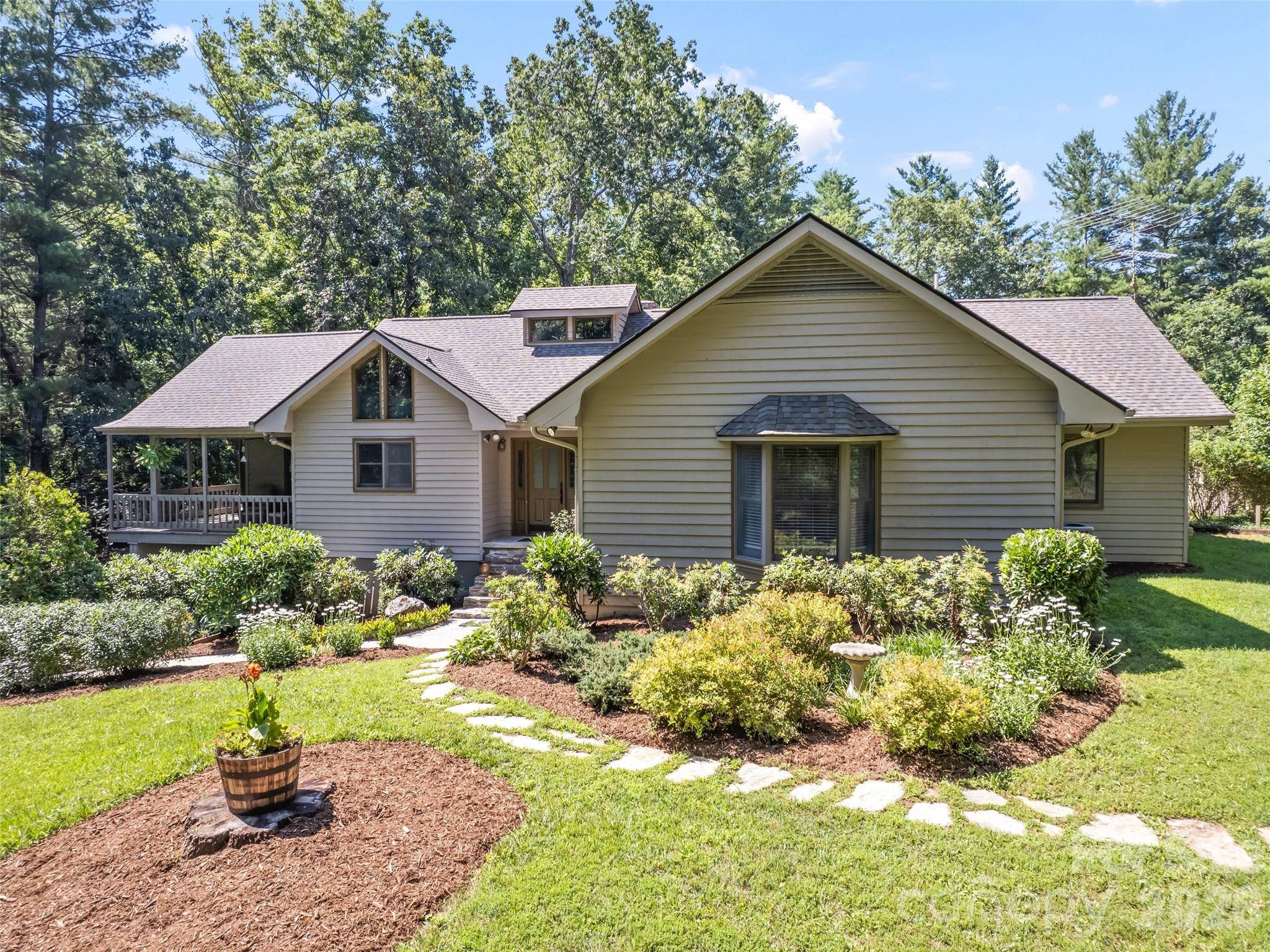 58 Sedgewood CT, Fairview, NC 28730