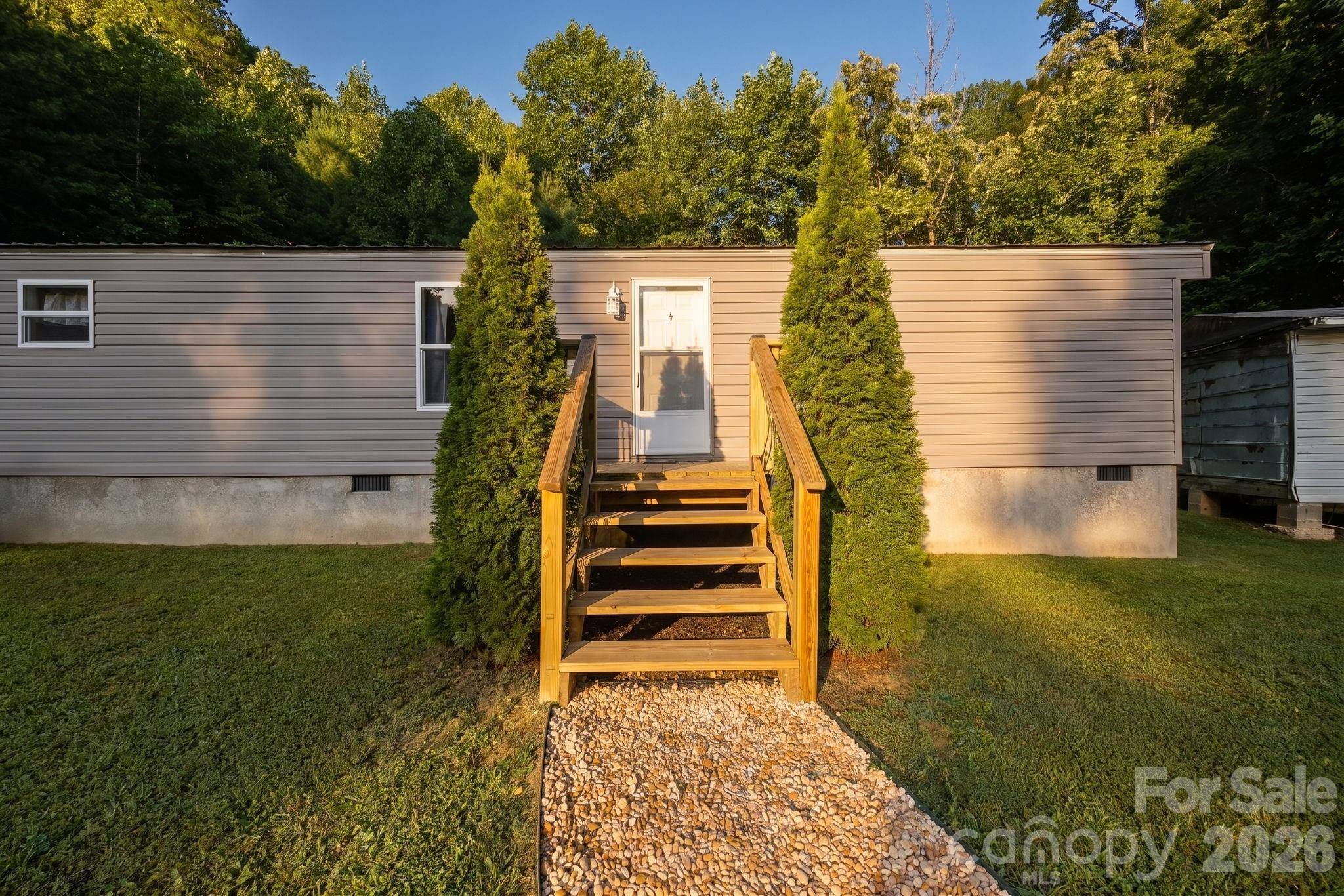 125 Ice Hollow RD, Zirconia, NC 28790